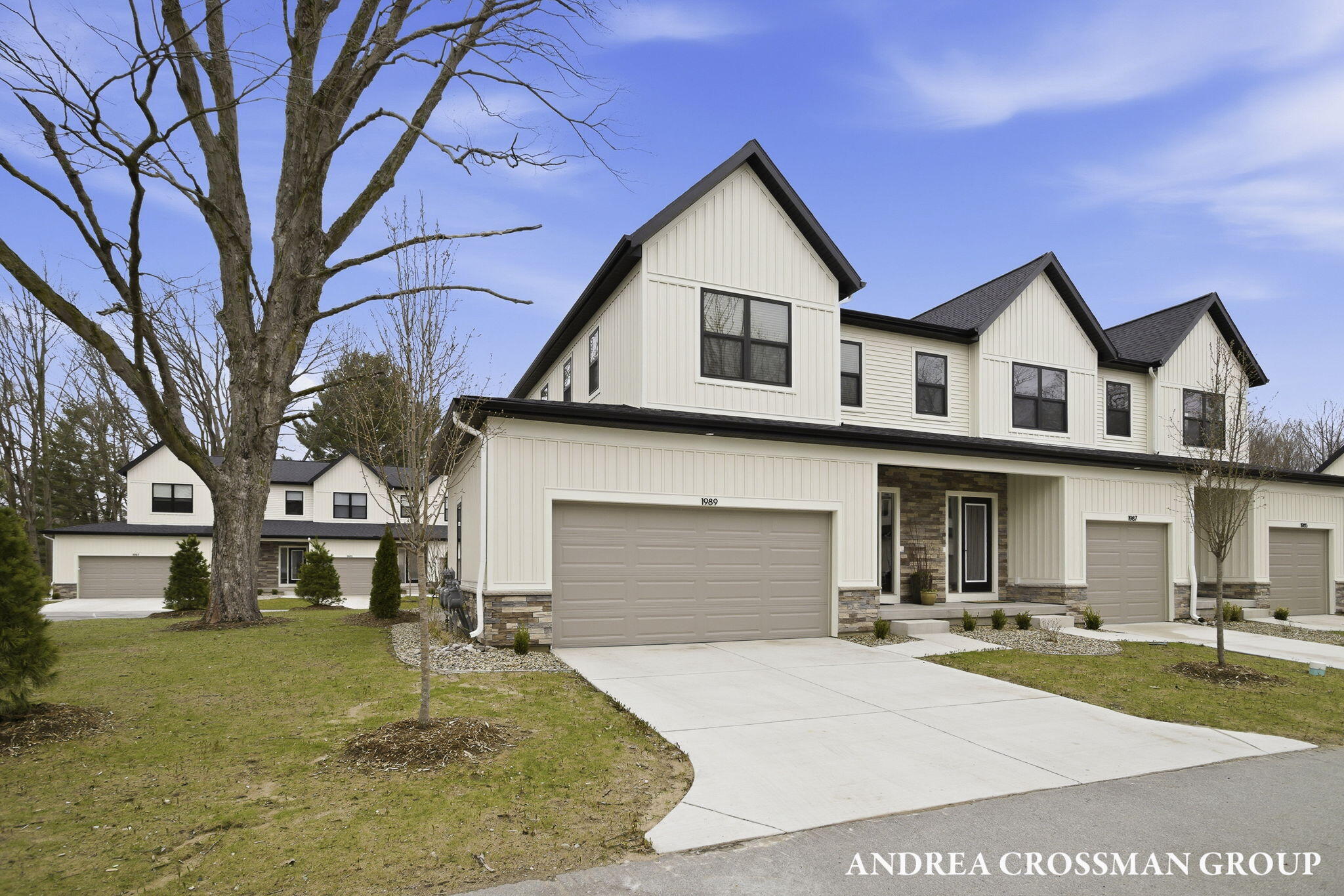 1989 S Shorewood Lane