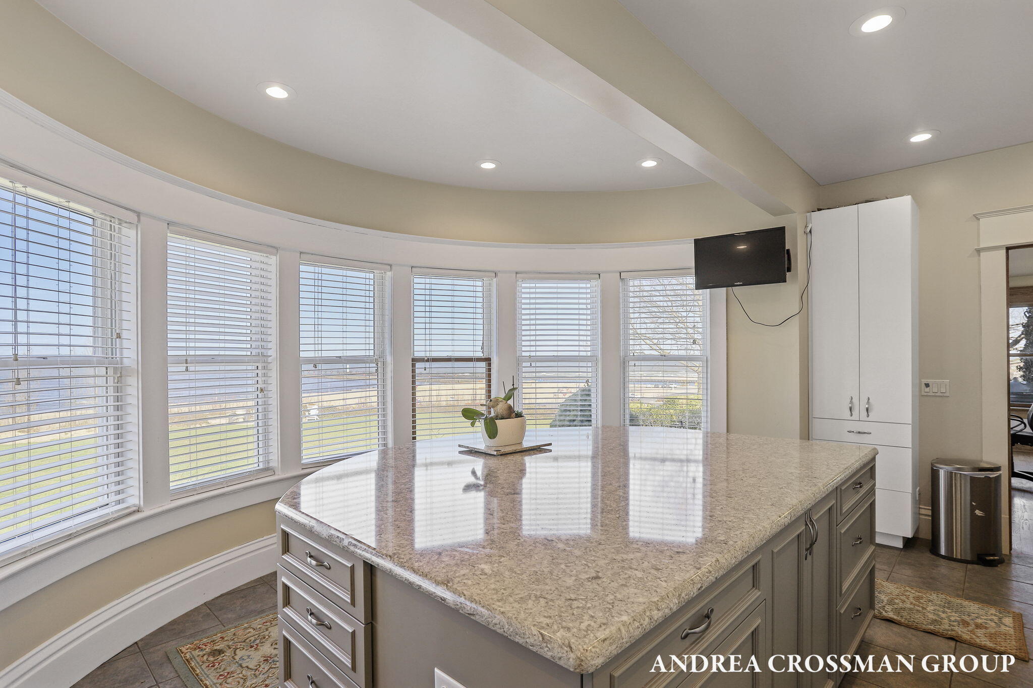 456 Monroe Boulevard