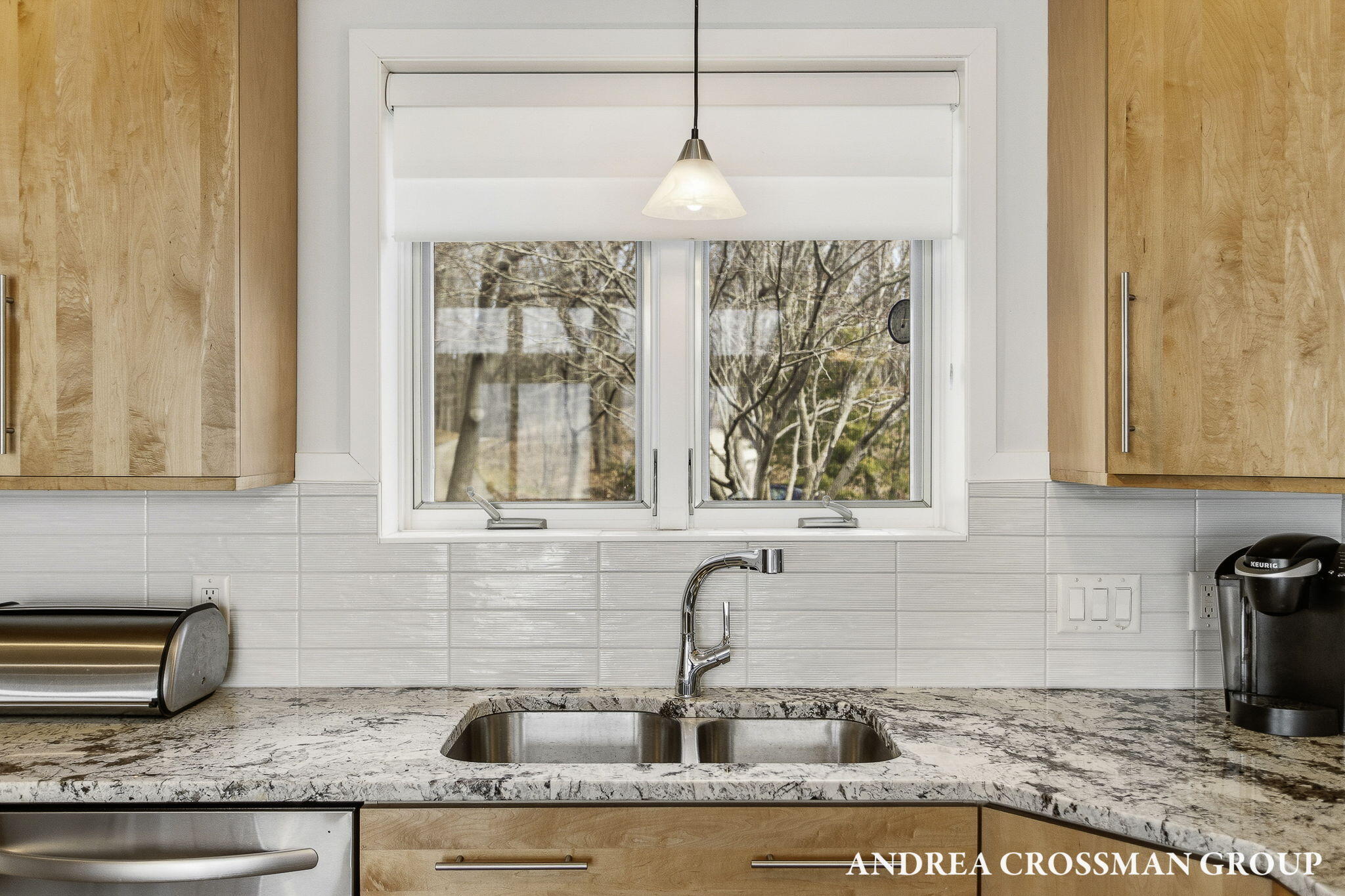 6129 Lakeshore Avenue