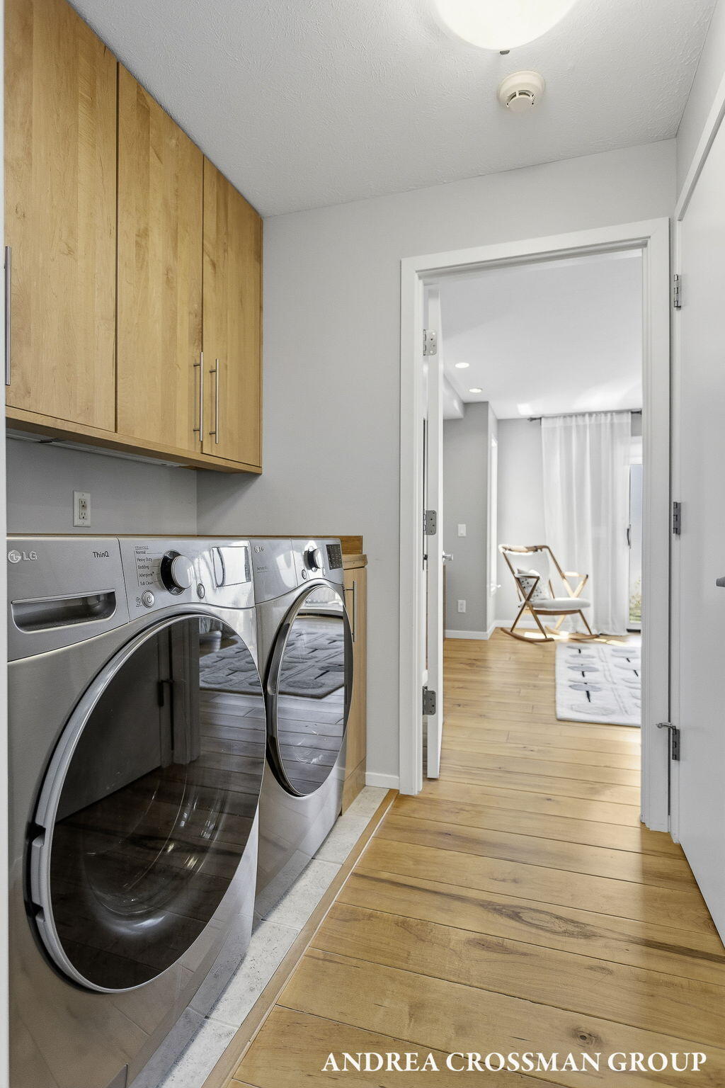 6129 Lakeshore Avenue