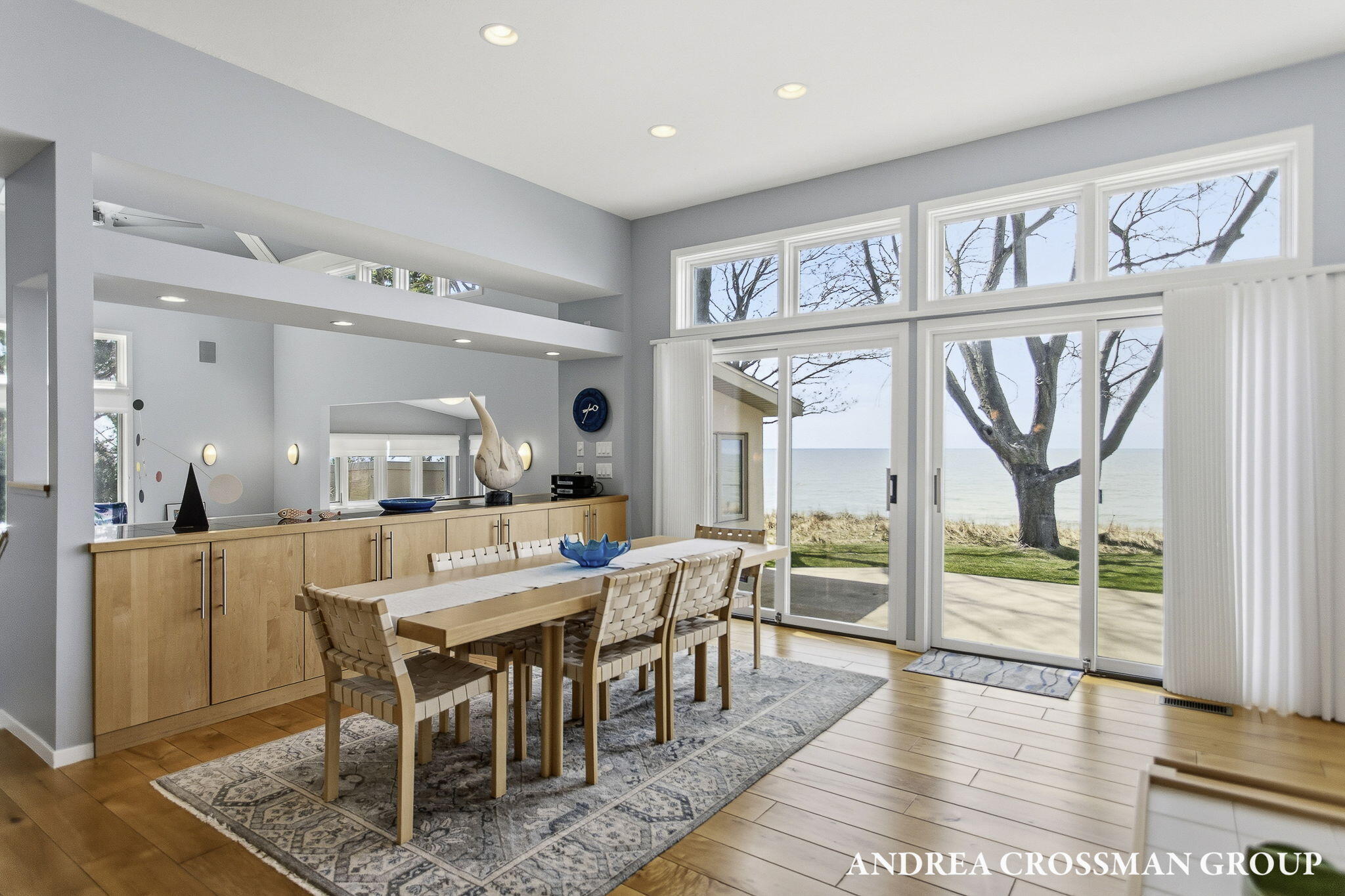 6129 Lakeshore Avenue