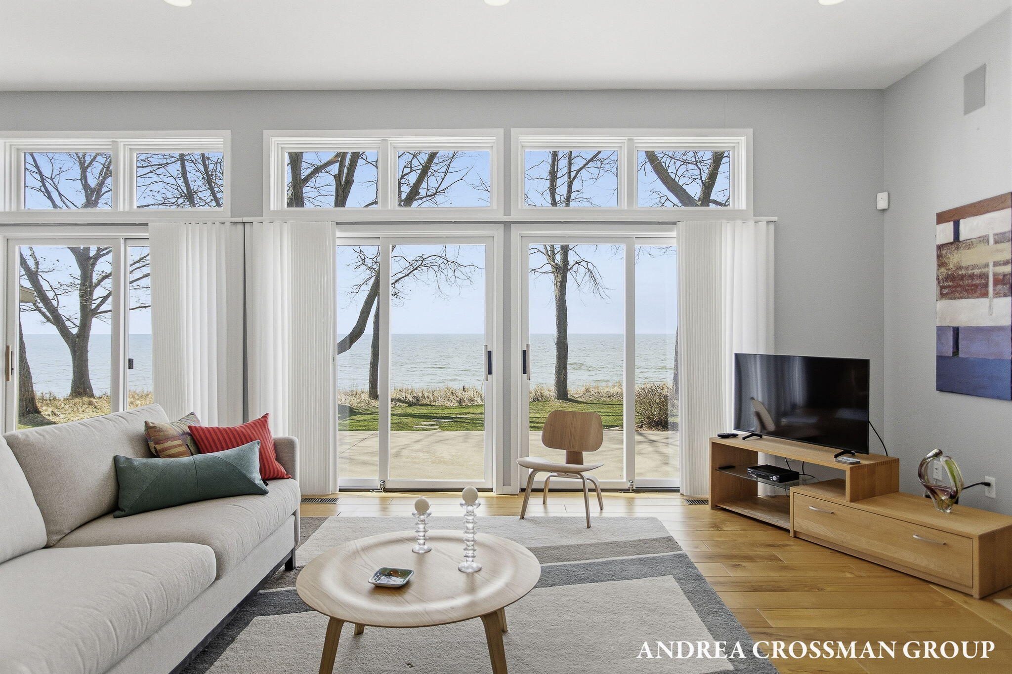 6129 Lakeshore Avenue