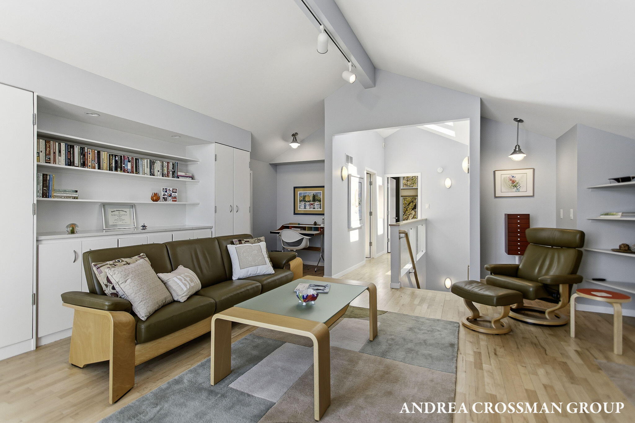 6129 Lakeshore Avenue