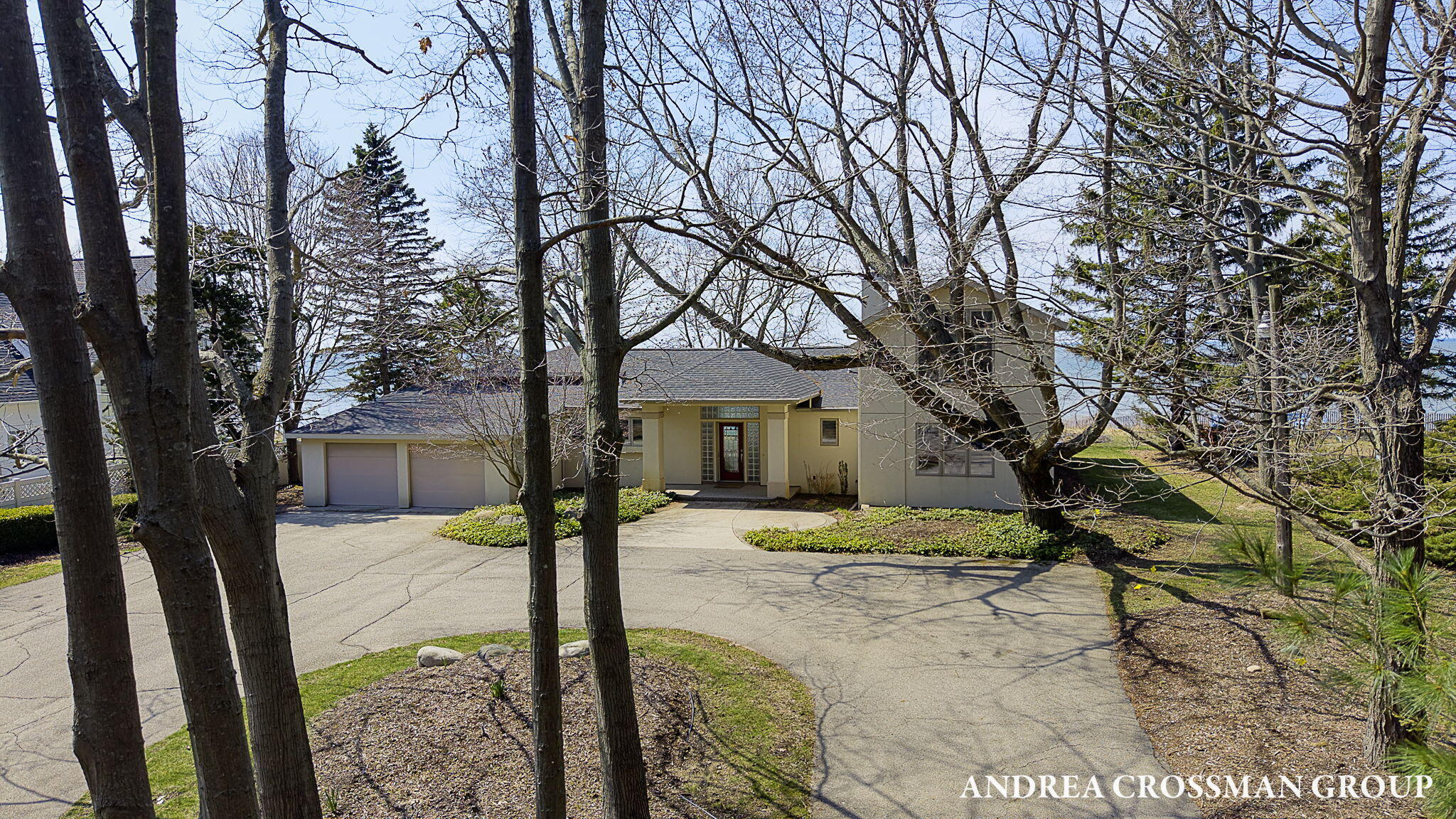 6129 Lakeshore Avenue