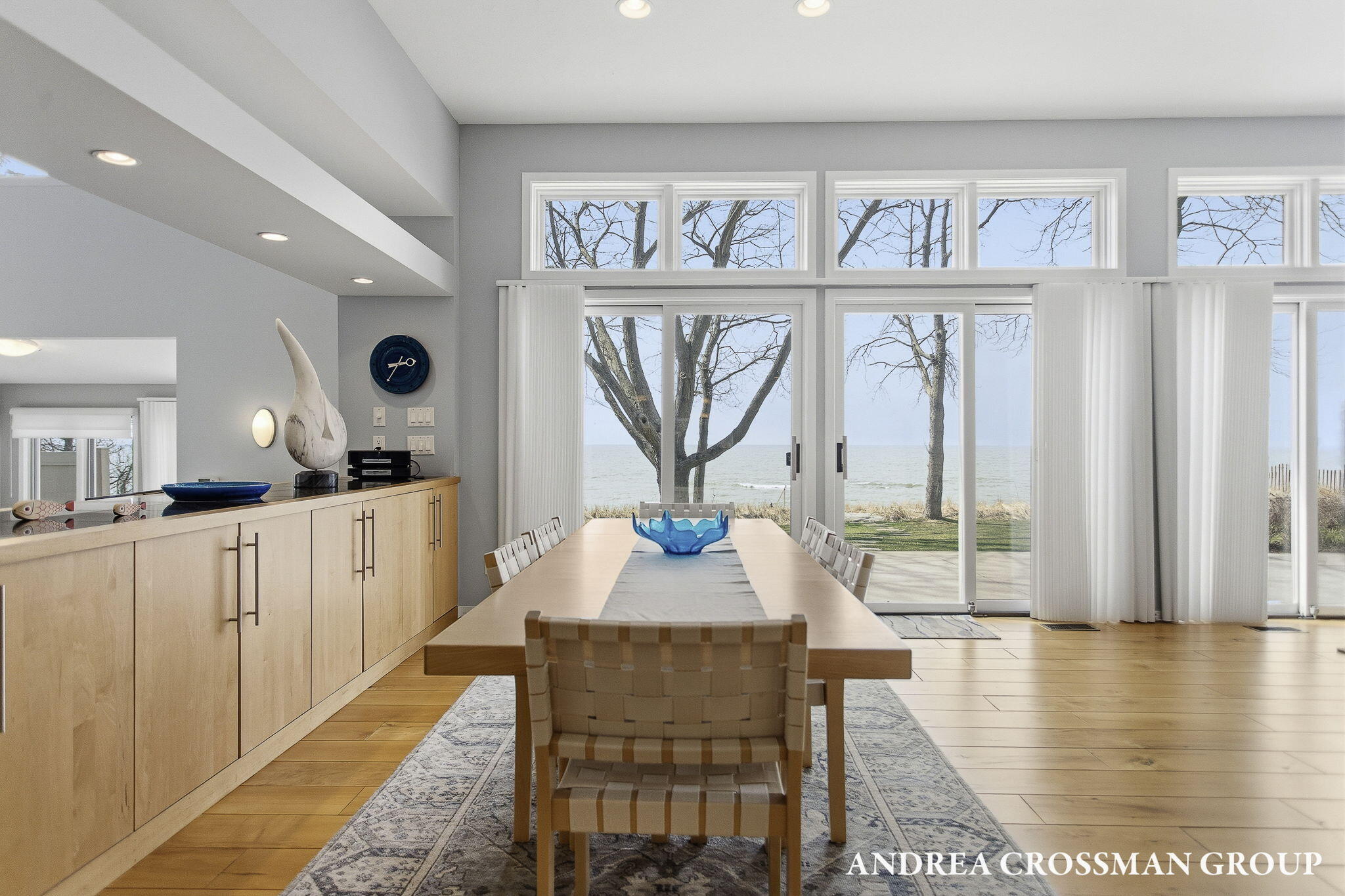 6129 Lakeshore Avenue