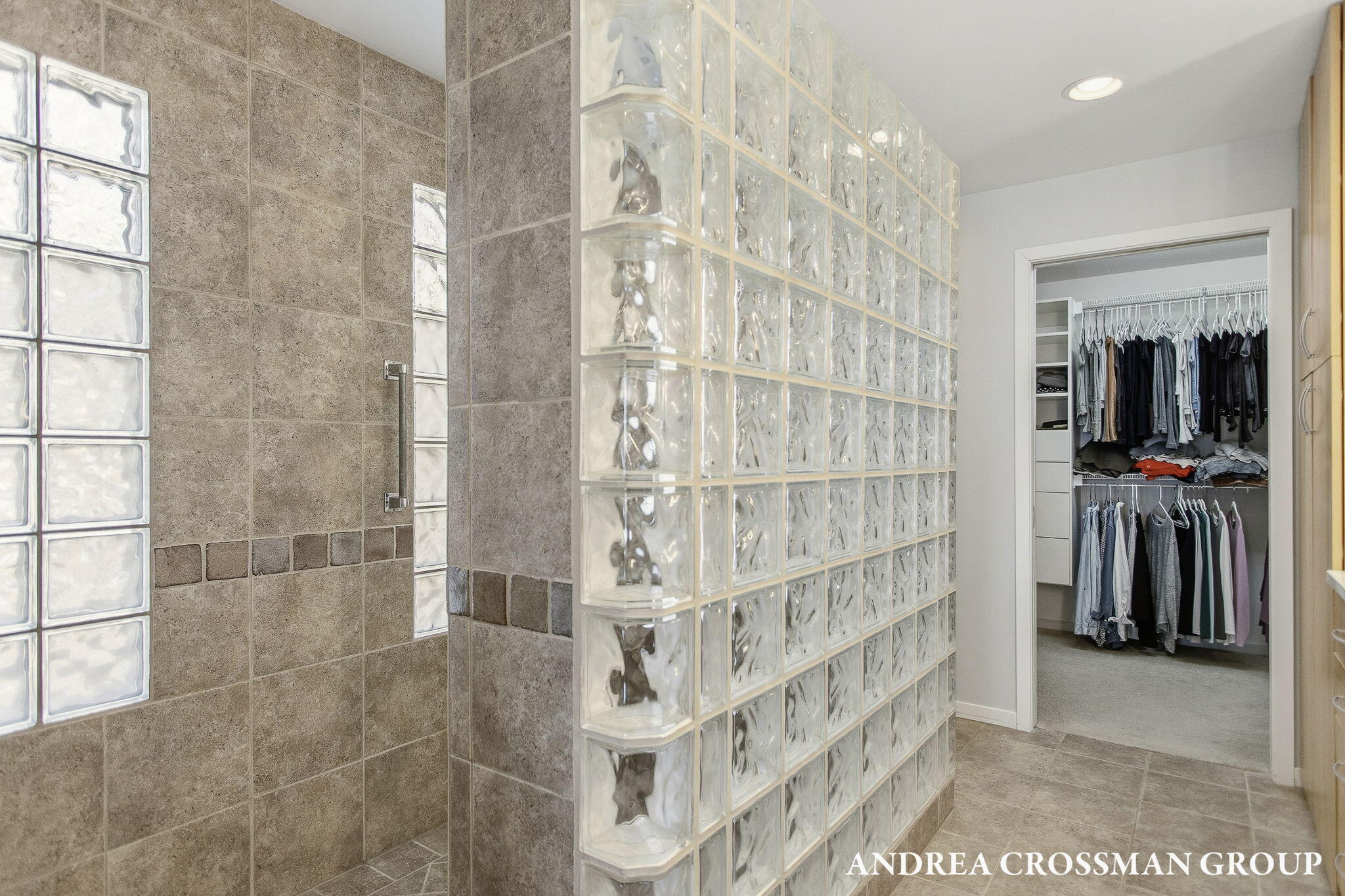 6129 Lakeshore Avenue