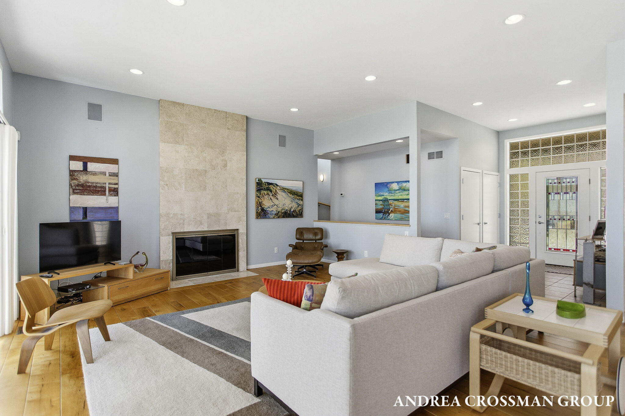 6129 Lakeshore Avenue