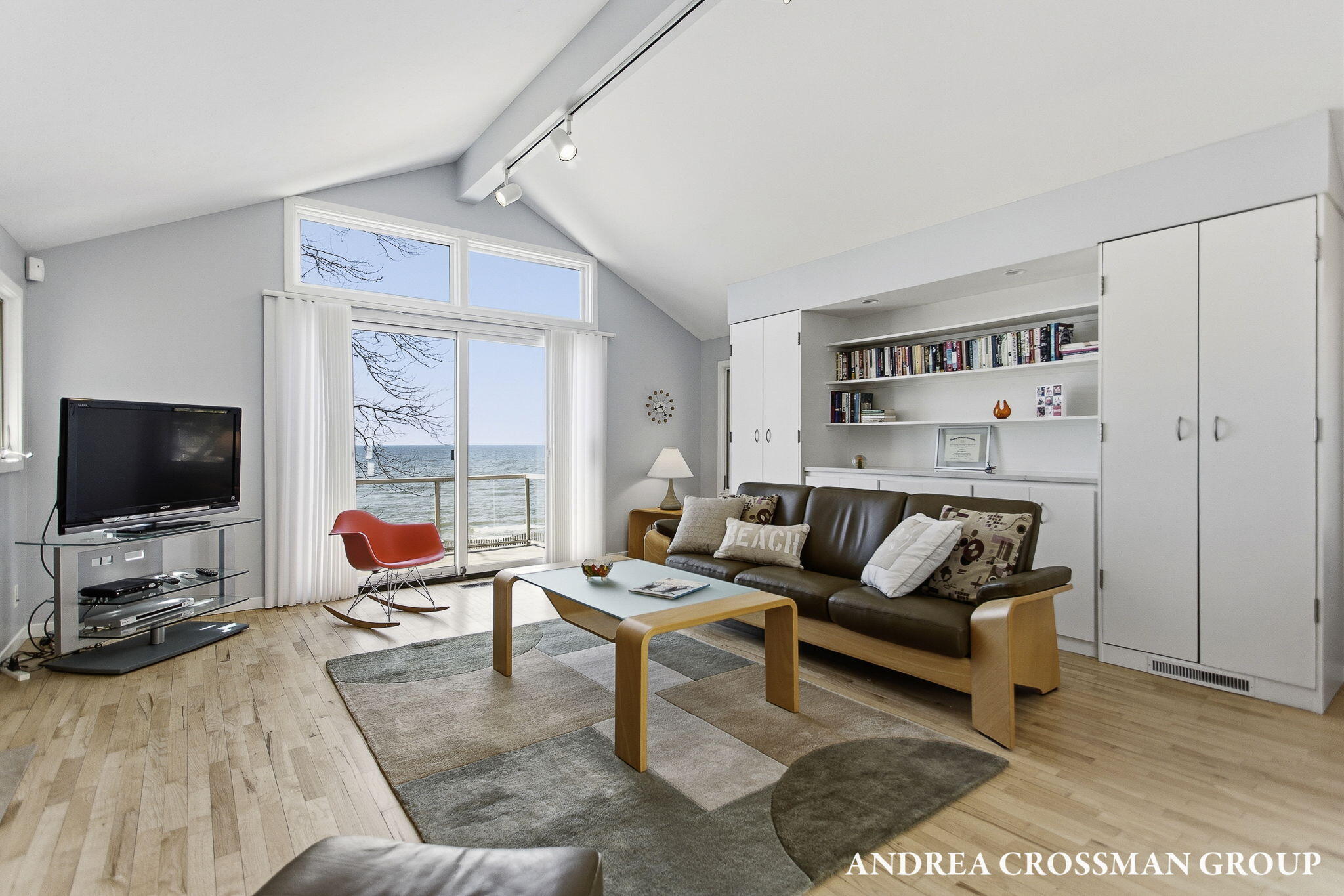 6129 Lakeshore Avenue