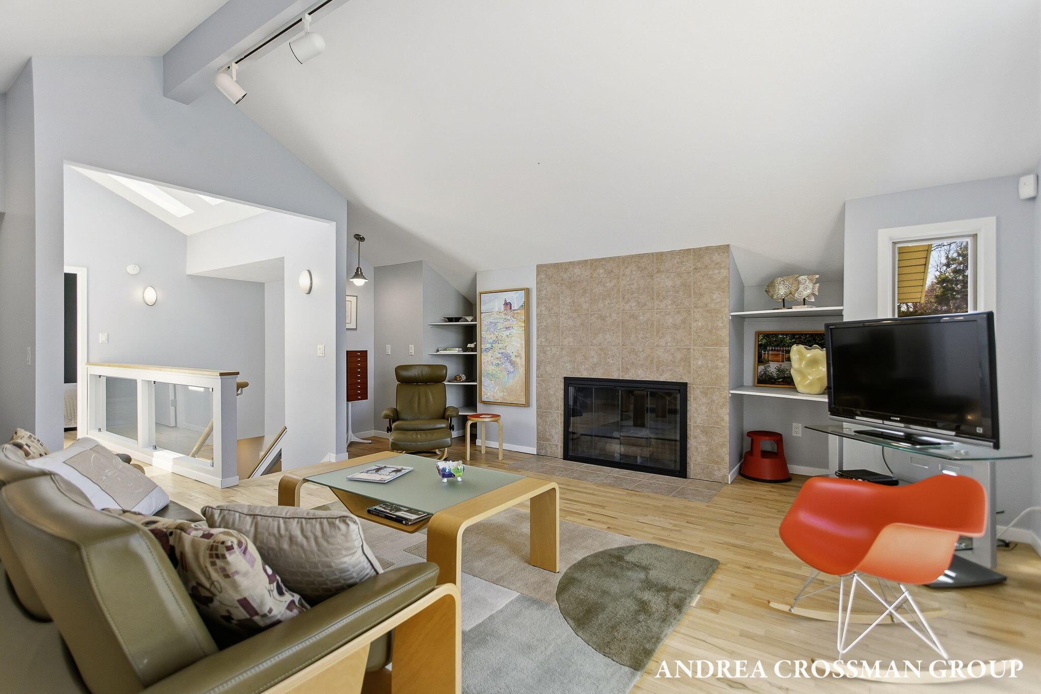 6129 Lakeshore Avenue