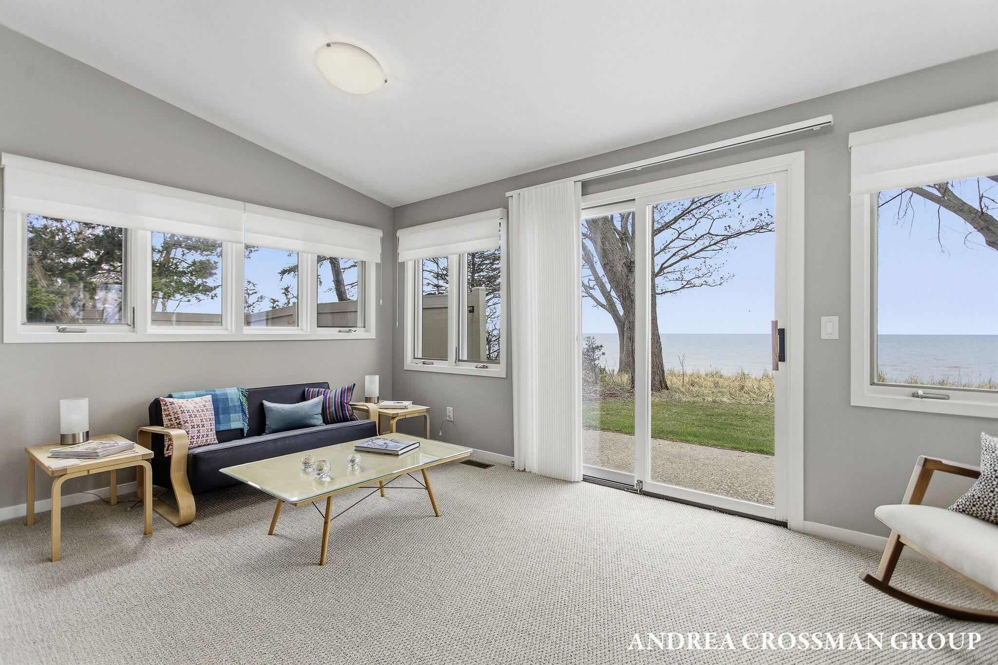 6129 Lakeshore Avenue