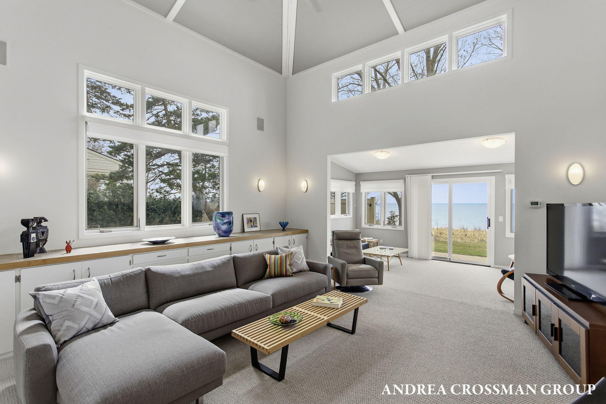 6129 Lakeshore Avenue