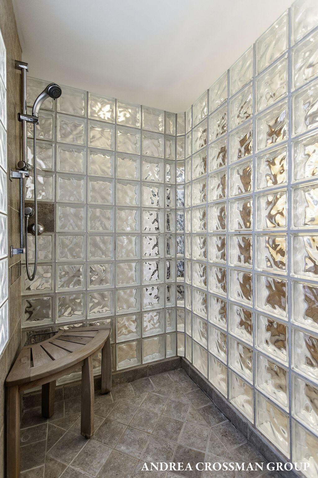 6129 Lakeshore Avenue