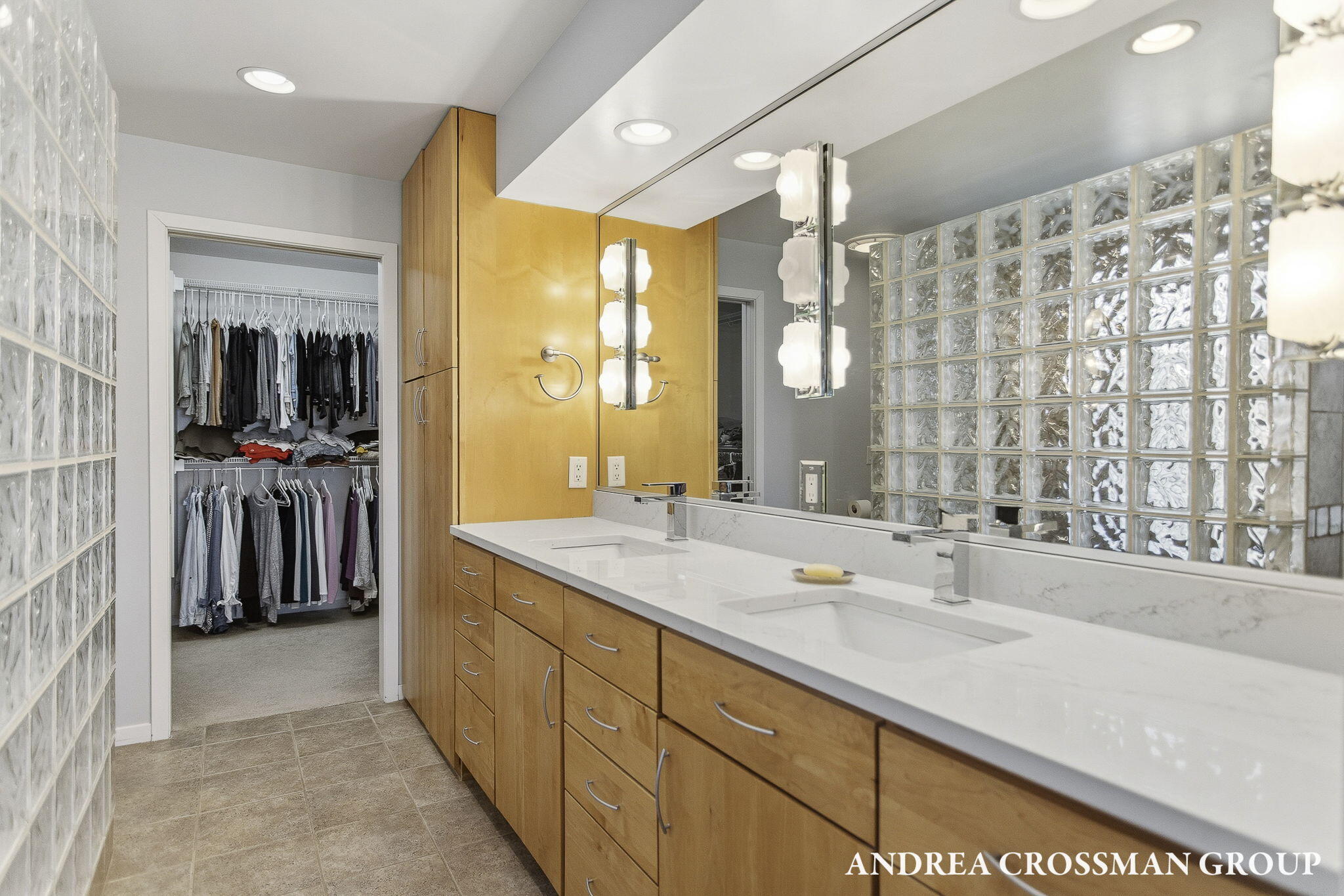 6129 Lakeshore Avenue