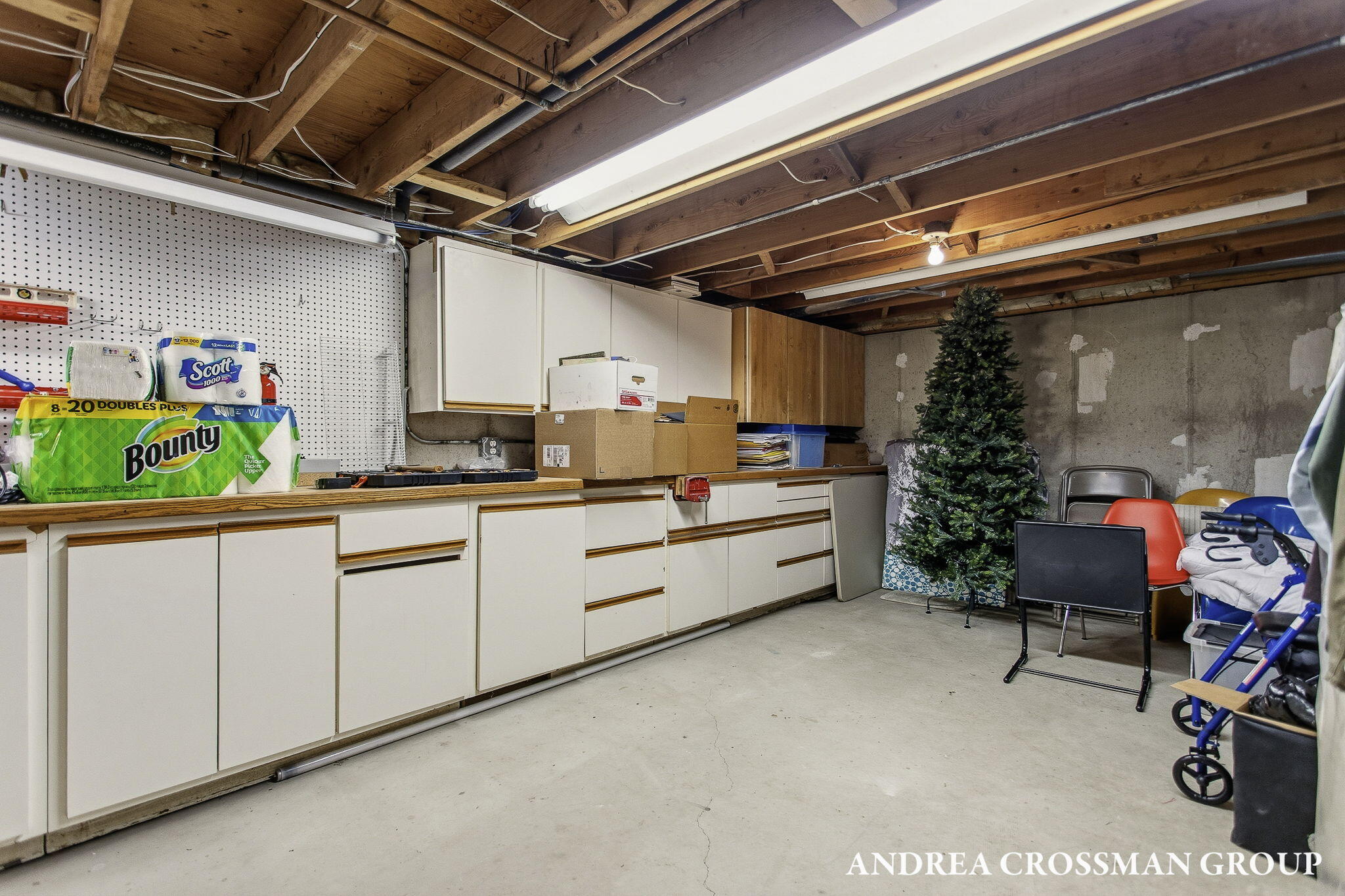 6129 Lakeshore Avenue