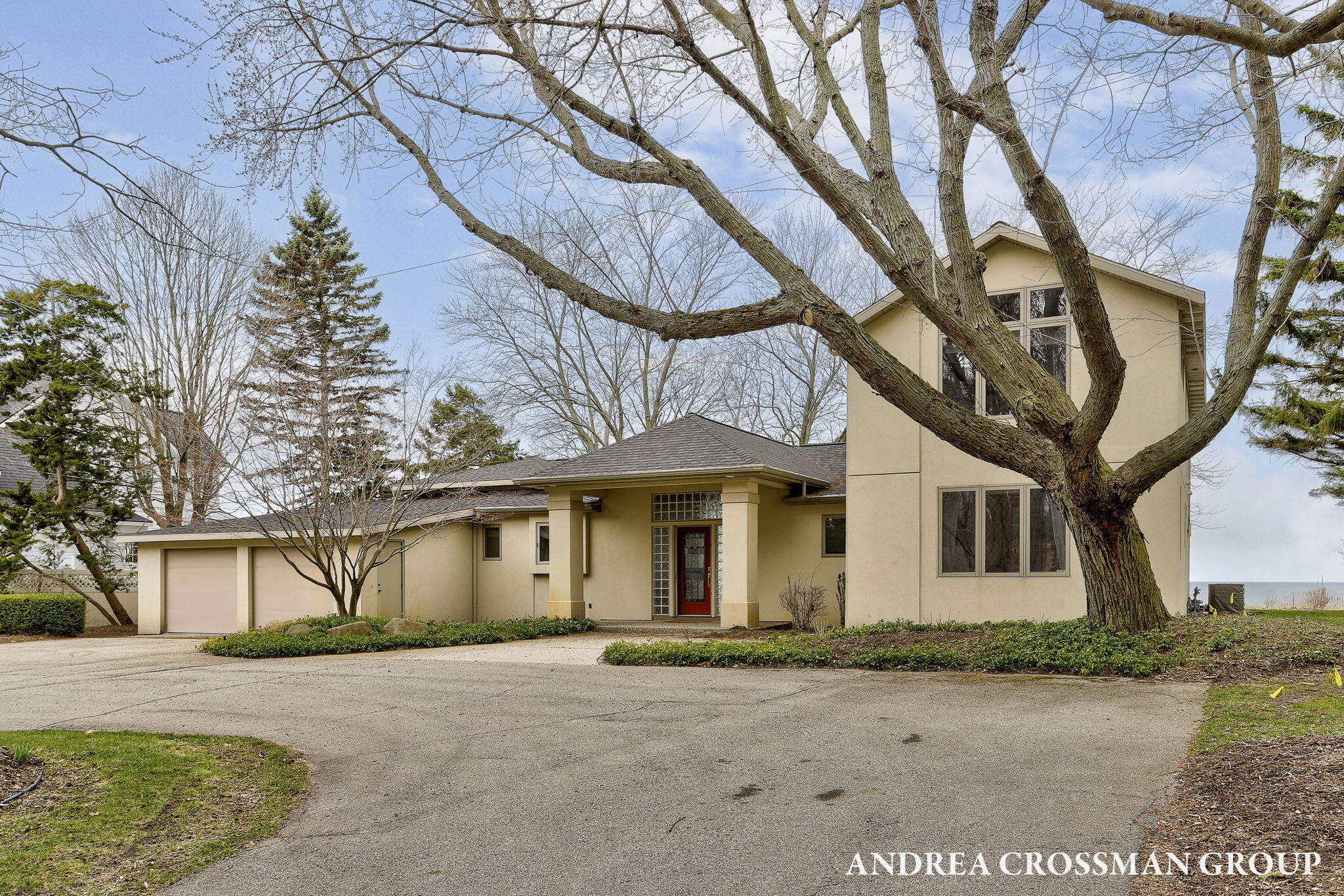 6129 Lakeshore Avenue