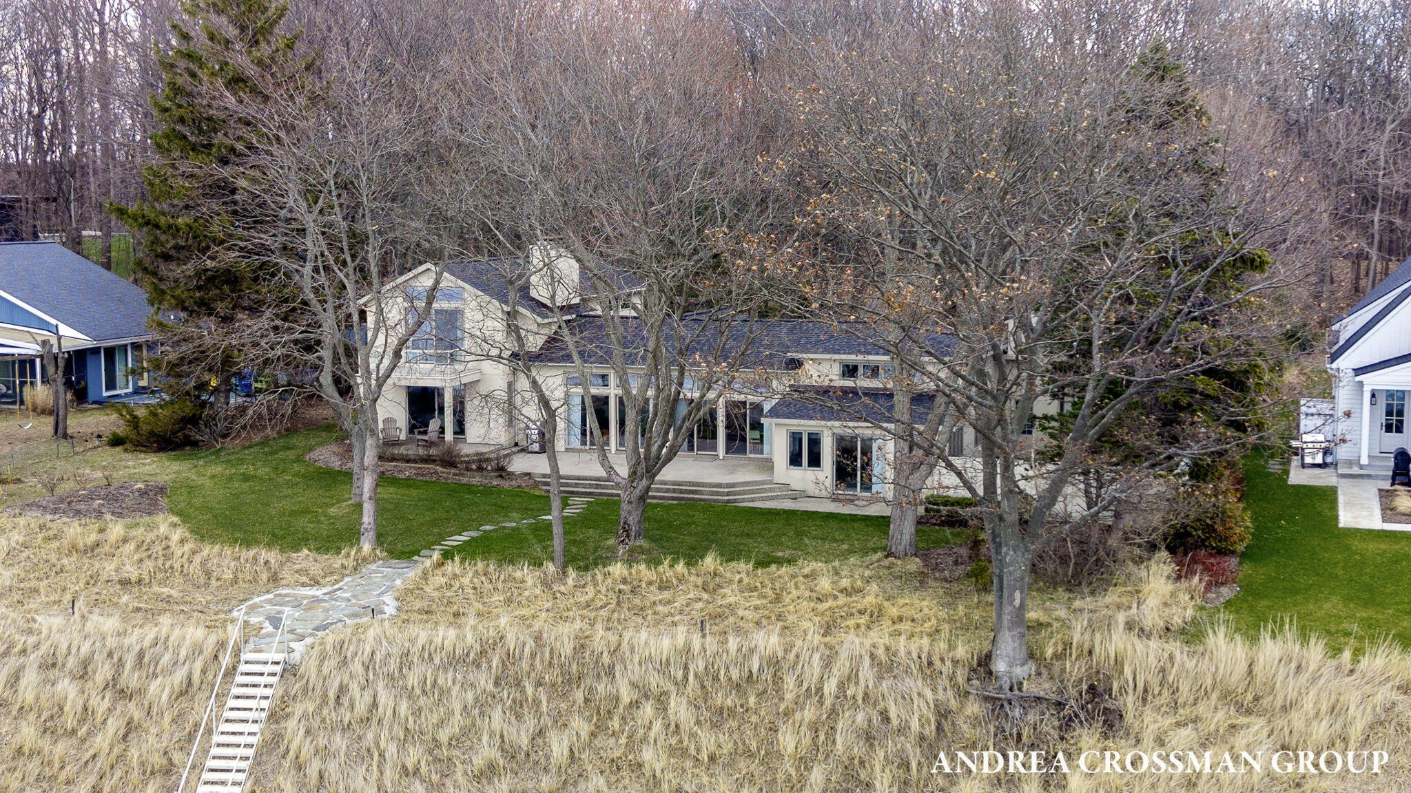 6129 Lakeshore Avenue