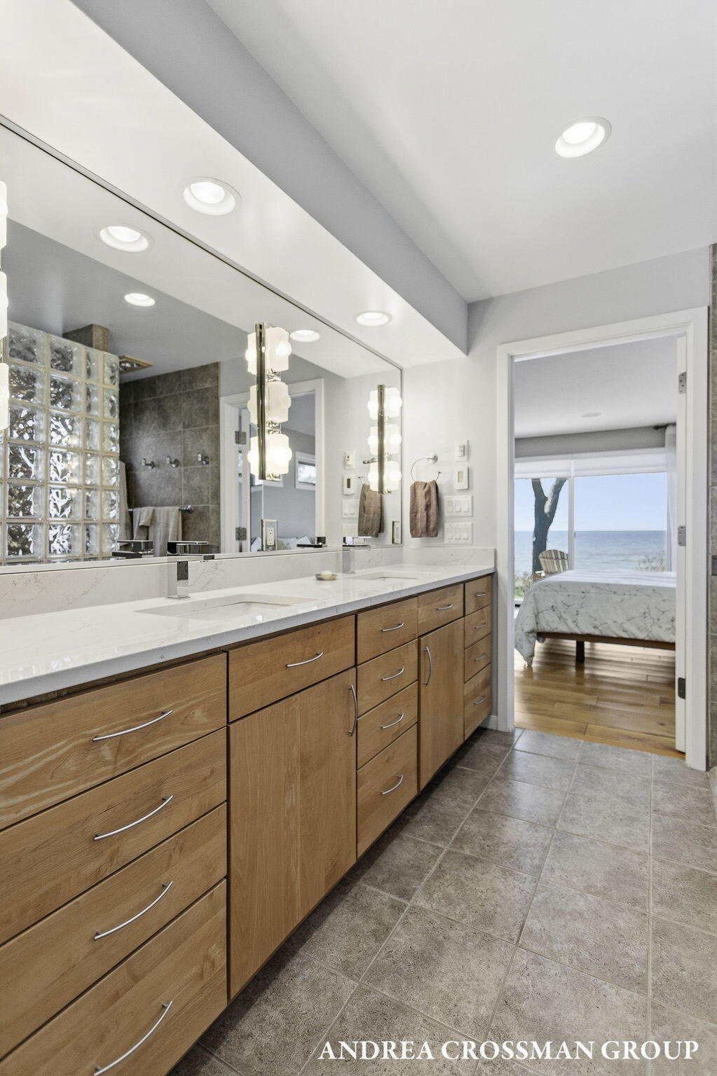 6129 Lakeshore Avenue