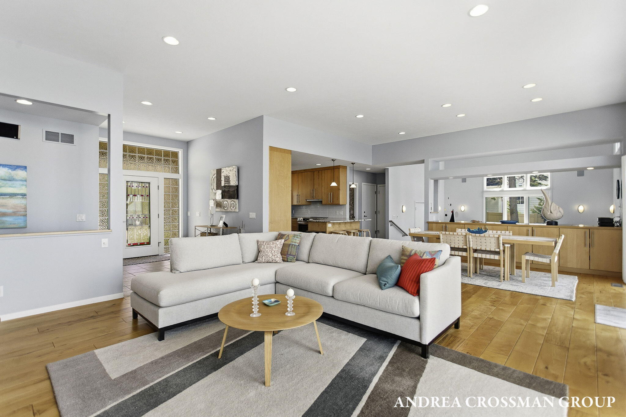 6129 Lakeshore Avenue