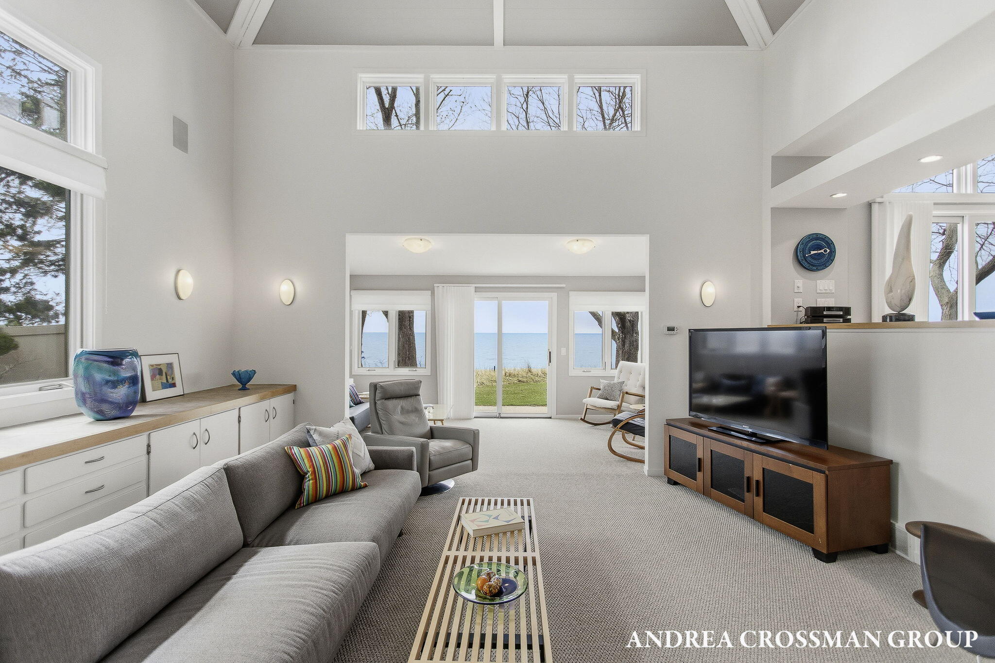 6129 Lakeshore Avenue