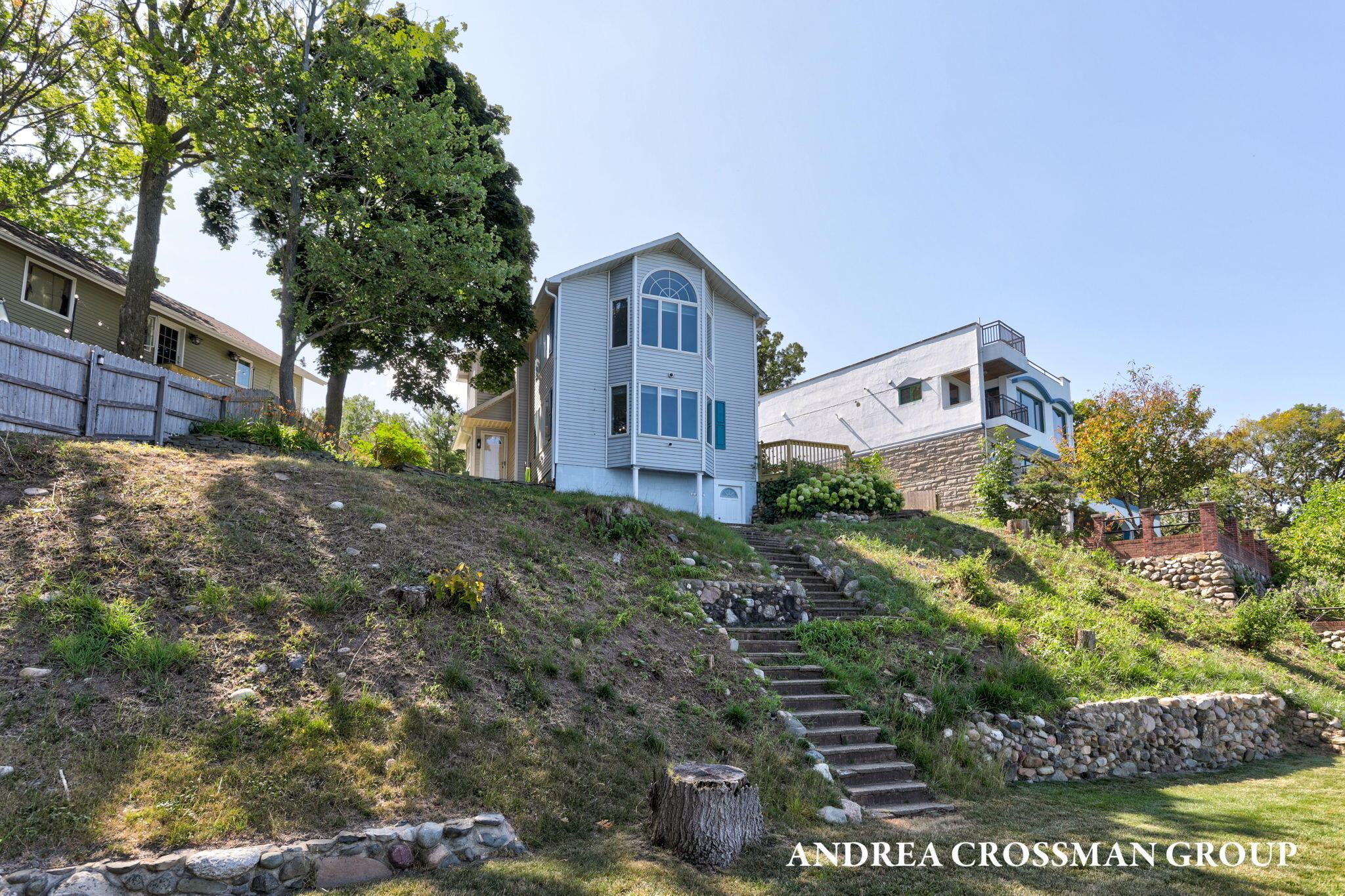 567 Breezy Bluff Street