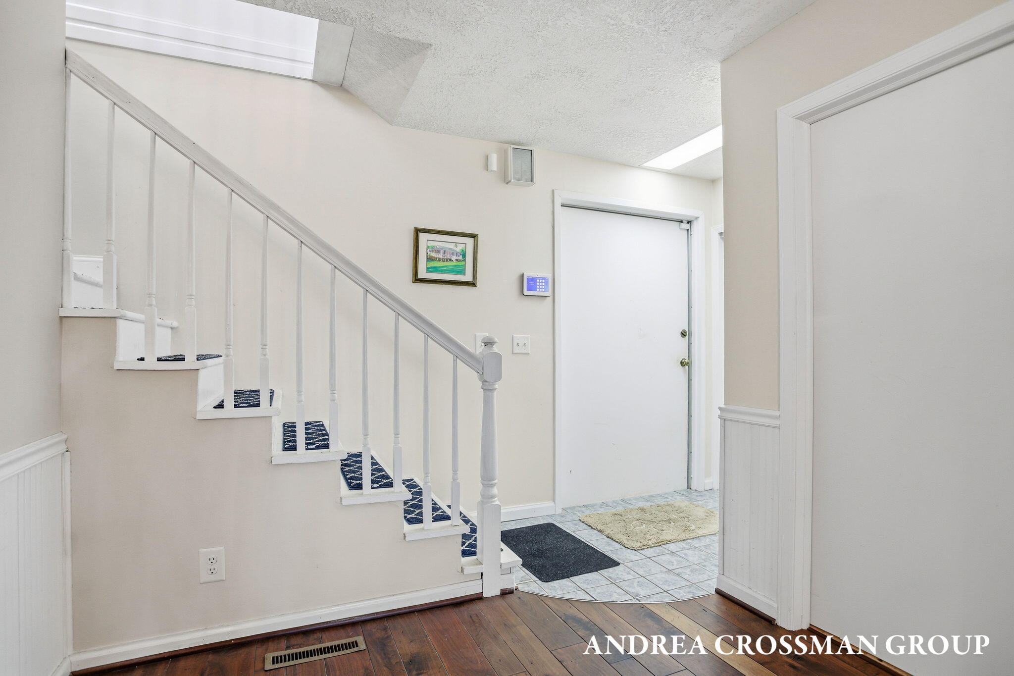 567 Breezy Bluff Street