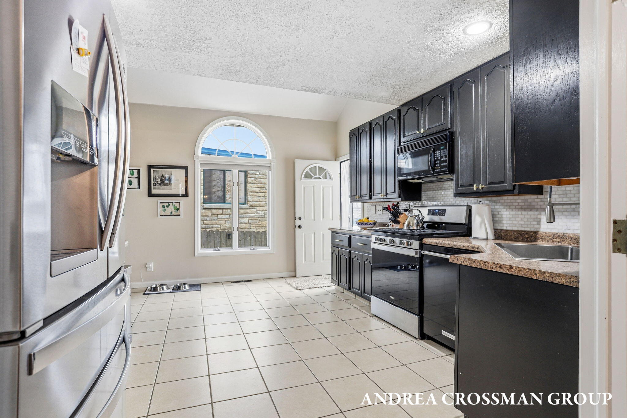 567 Breezy Bluff Street