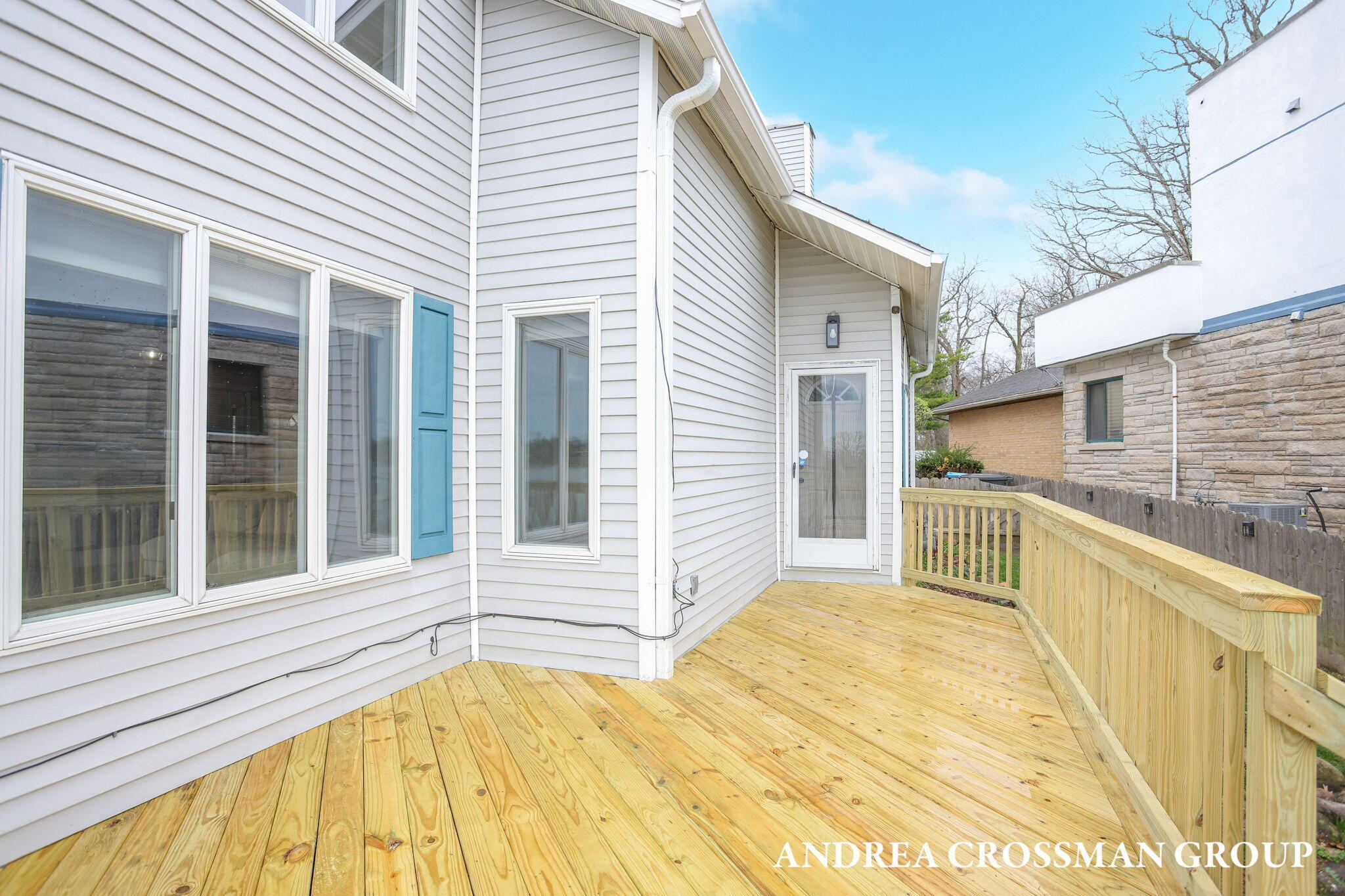 567 Breezy Bluff Street