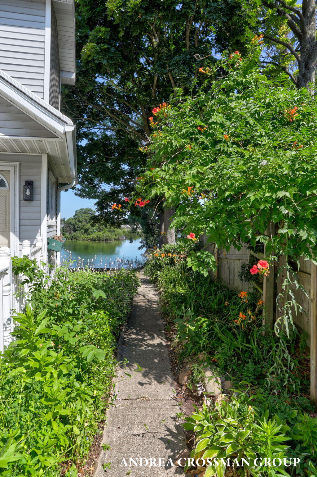 567 Breezy Bluff Street