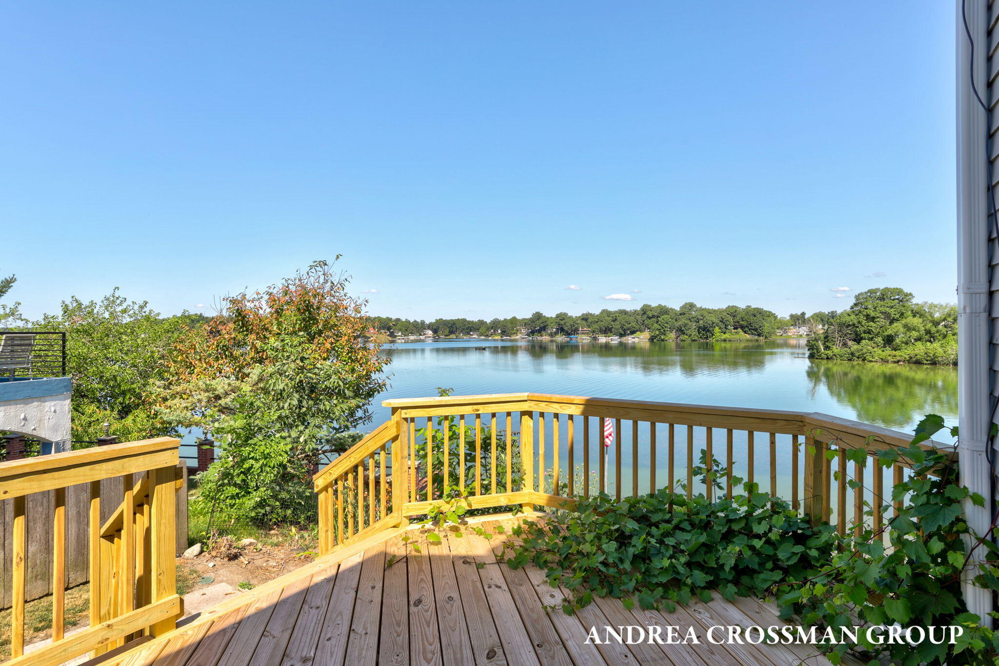 567 Breezy Bluff Street