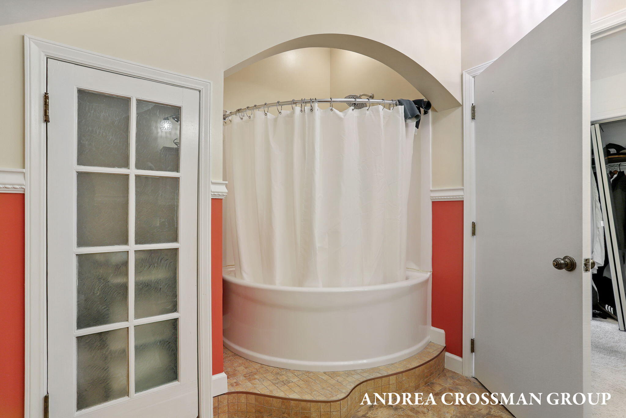 567 Breezy Bluff Street