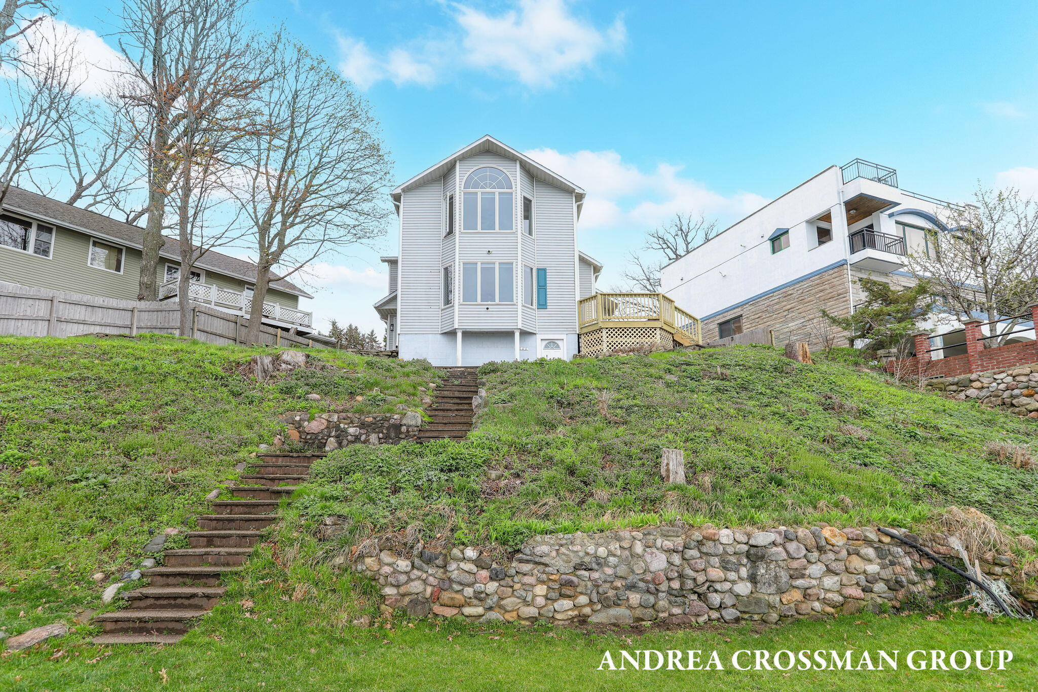 567 Breezy Bluff Street