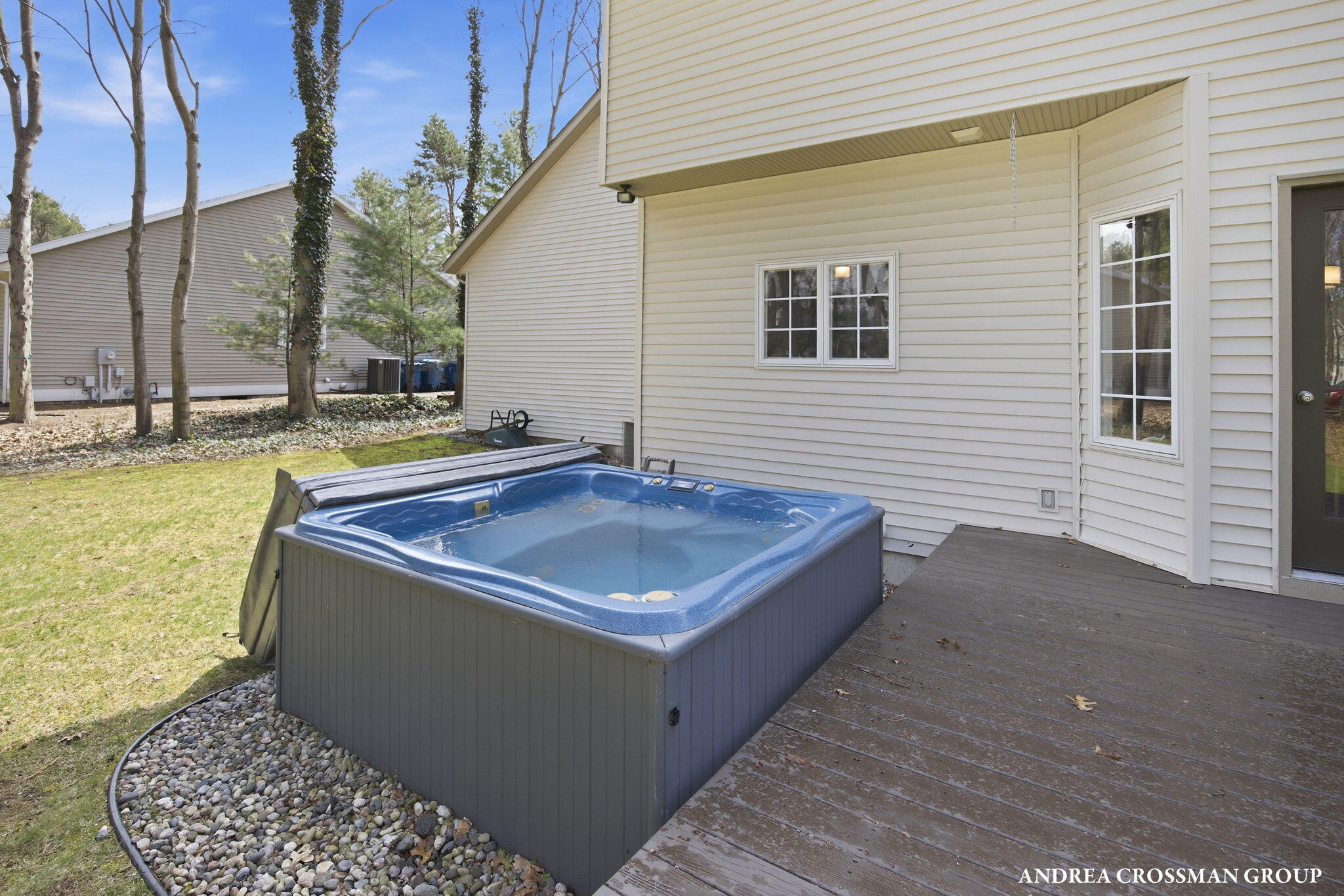 14887 Riverside Trail