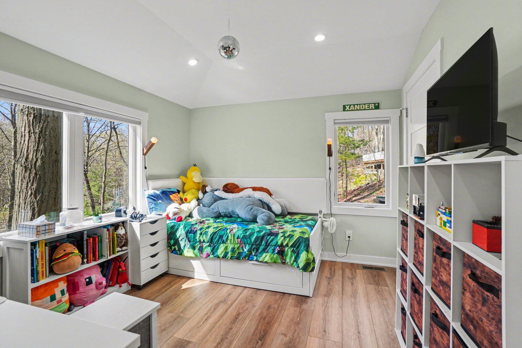 2424 Cardinal Lane