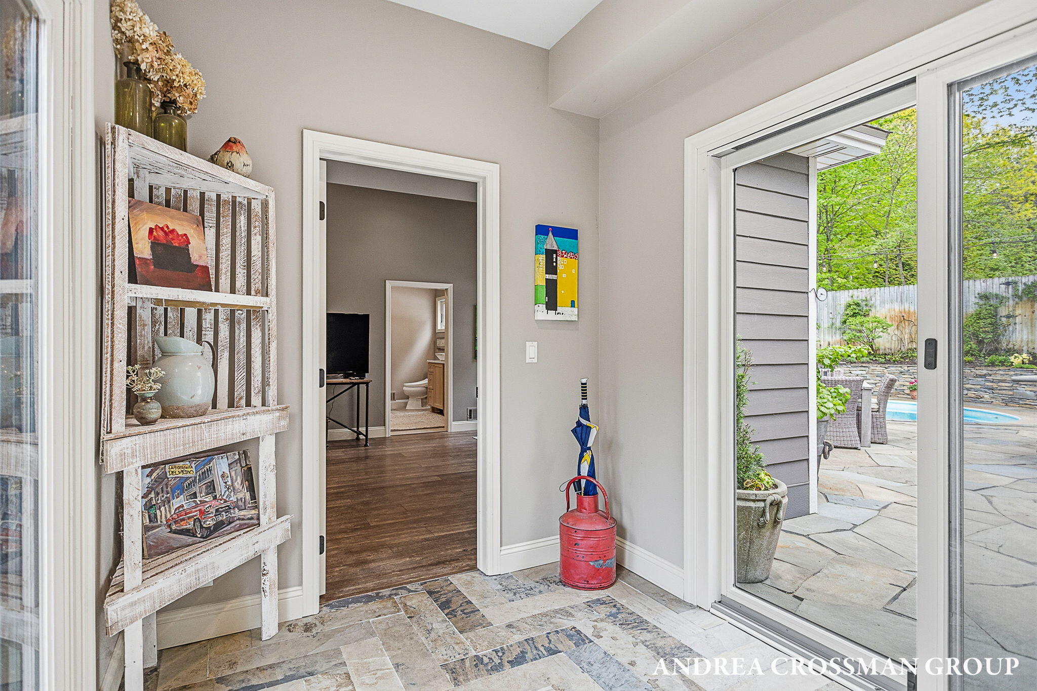 2338 Lakeshore Drive