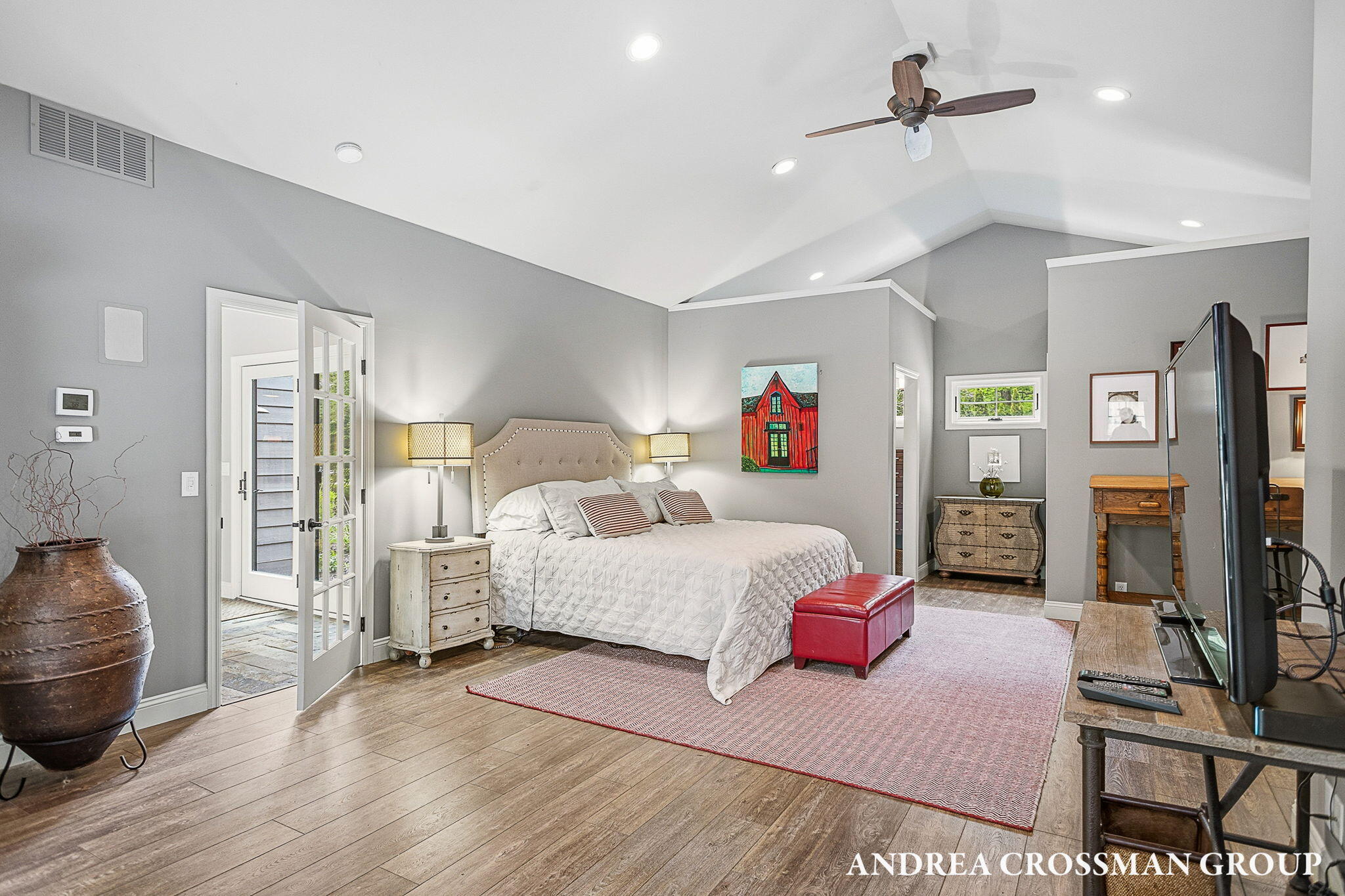 2338 Lakeshore Drive