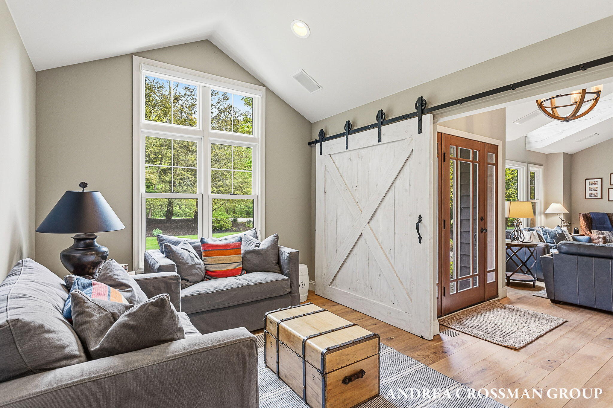 2338 Lakeshore Drive