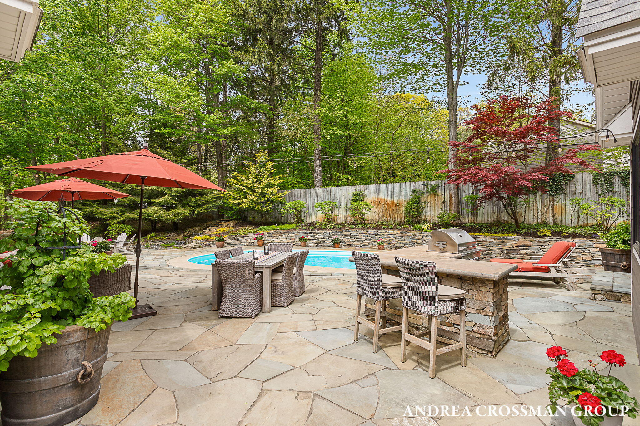 2338 Lakeshore Drive