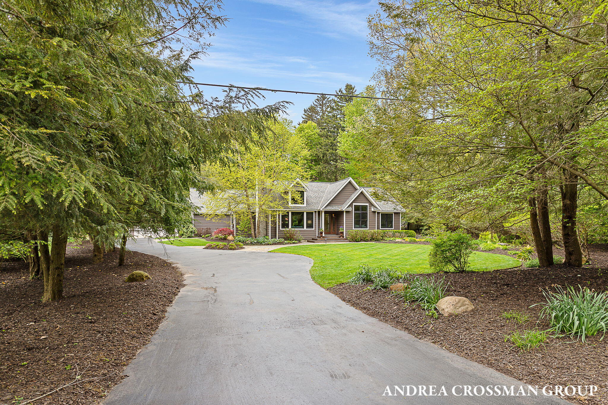 2338 Lakeshore Drive