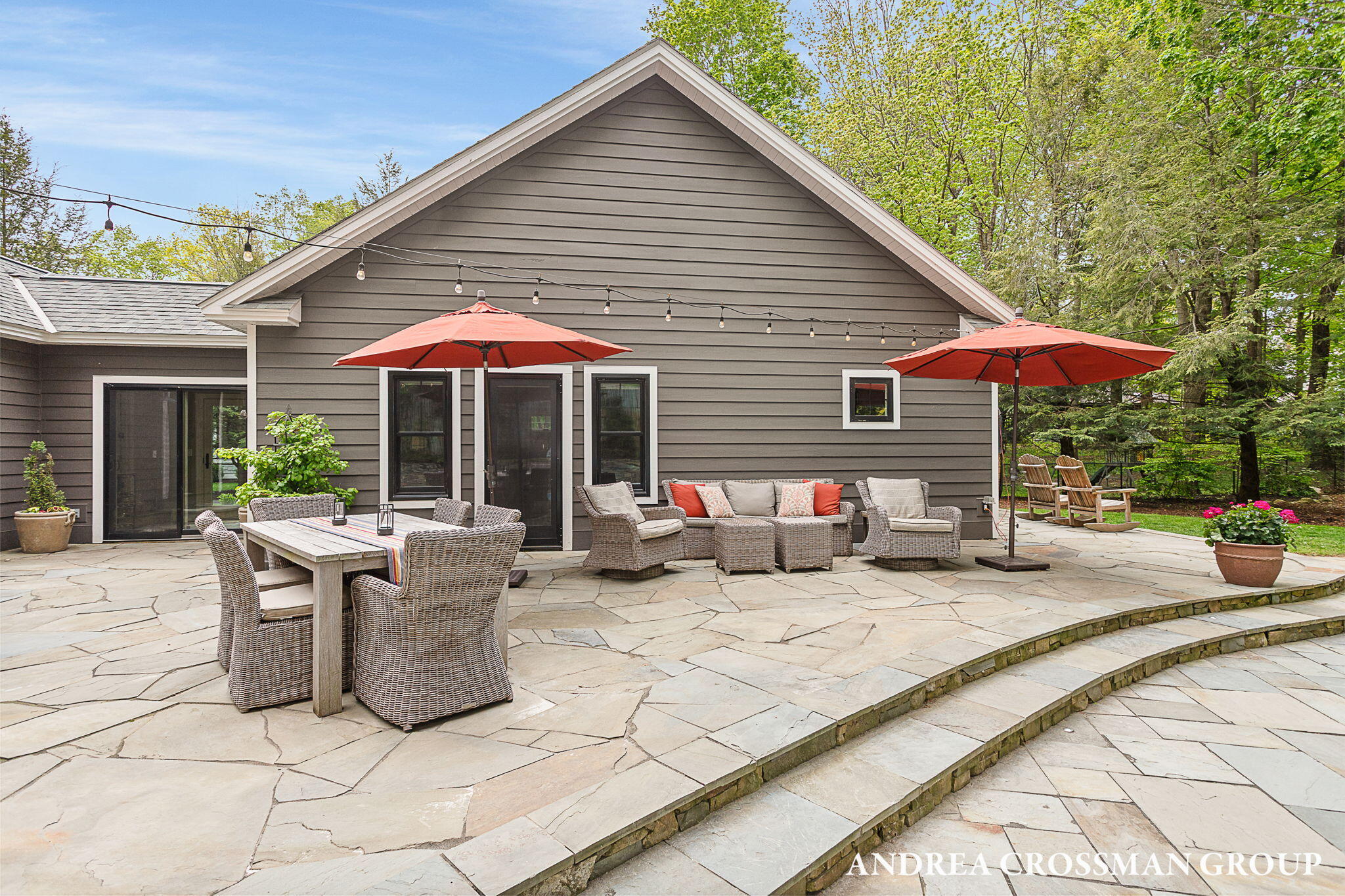 2338 Lakeshore Drive