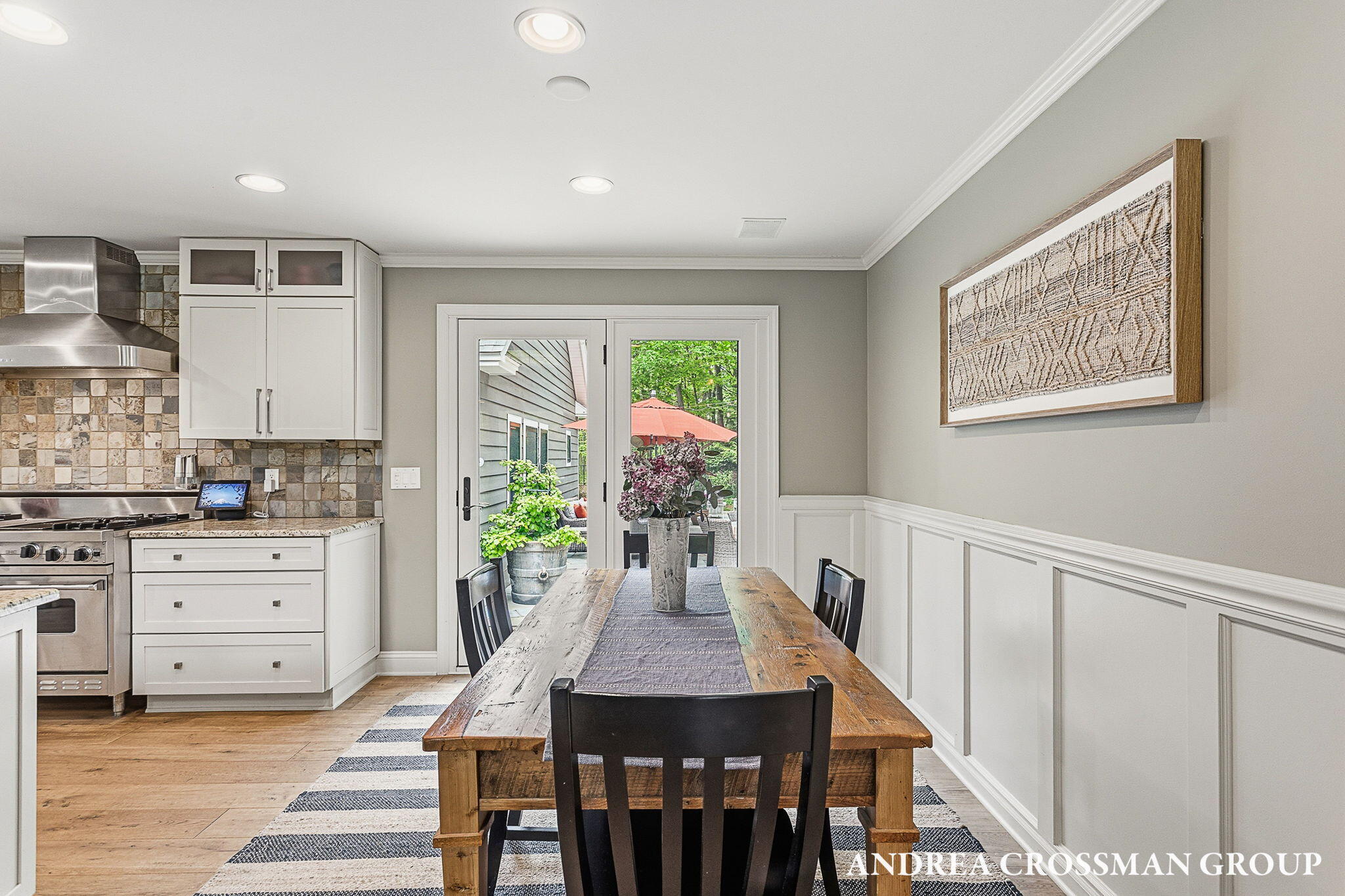 2338 Lakeshore Drive