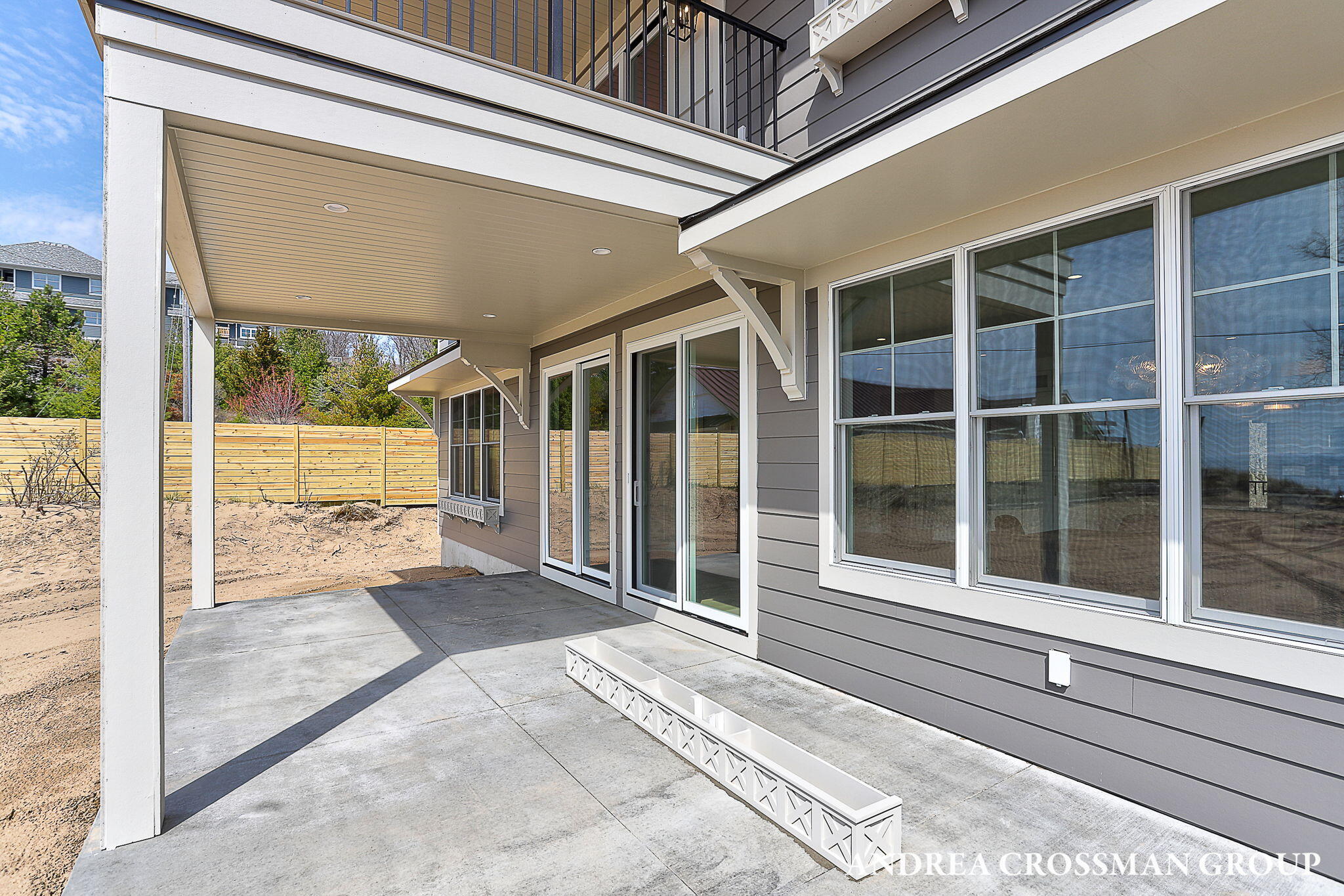 6401 Lakeshore Drive