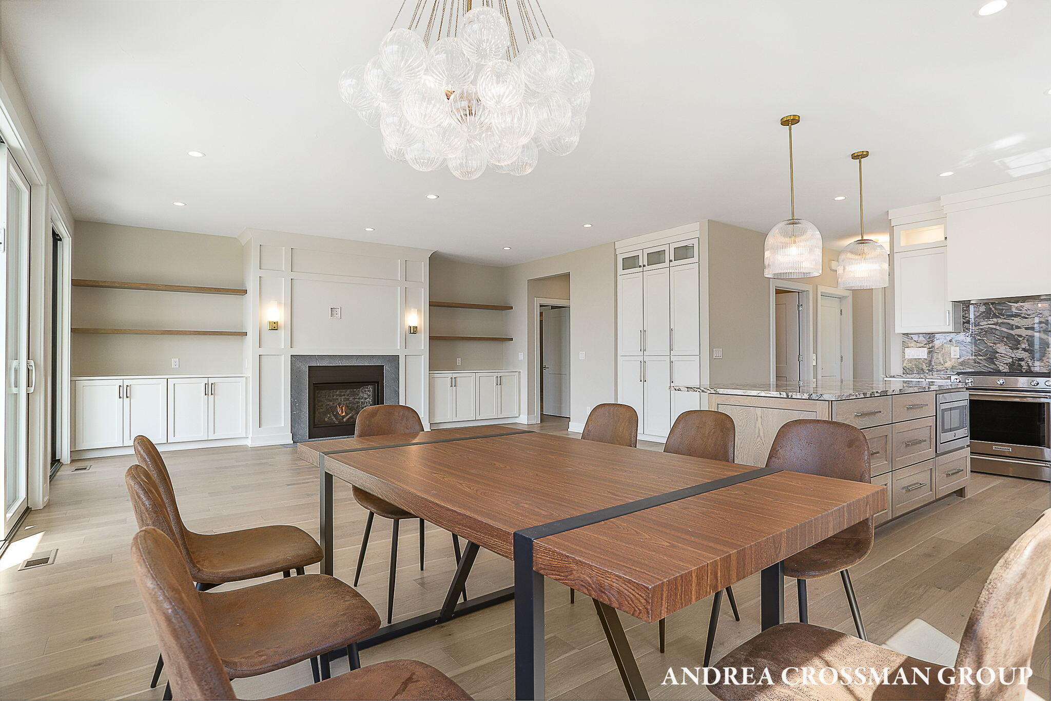 6401 Lakeshore Drive