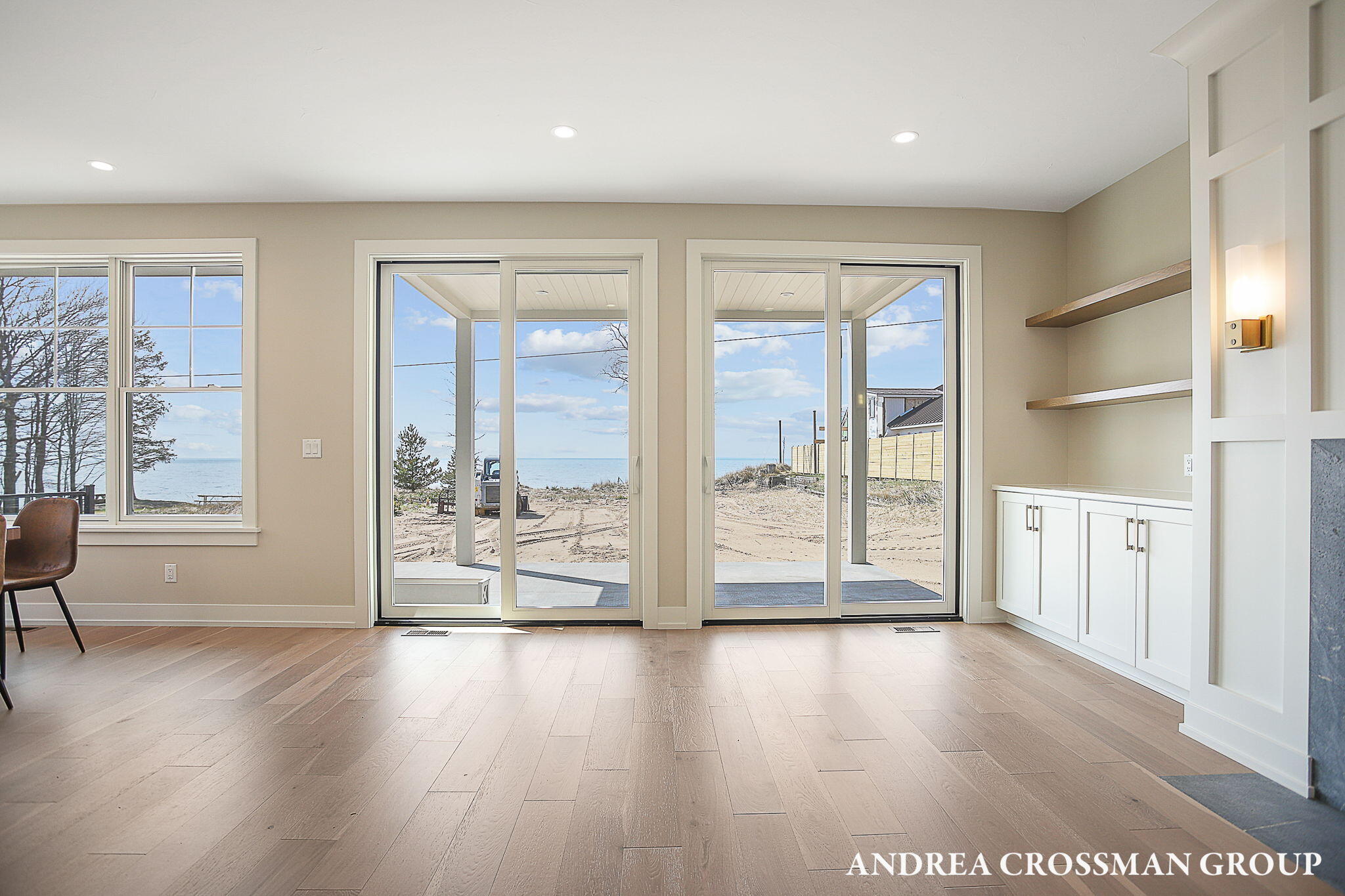 6401 Lakeshore Drive