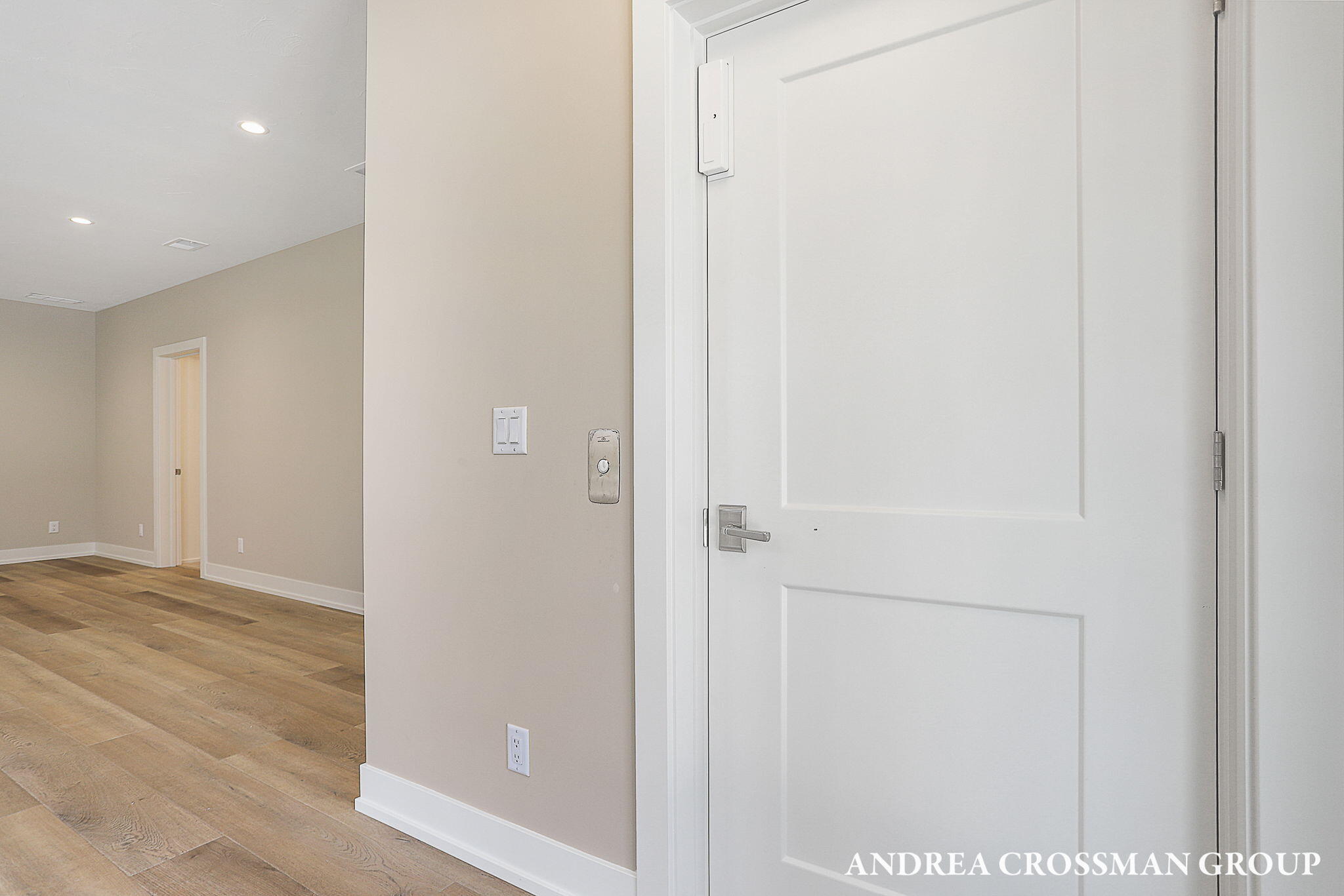 6401 Lakeshore Drive