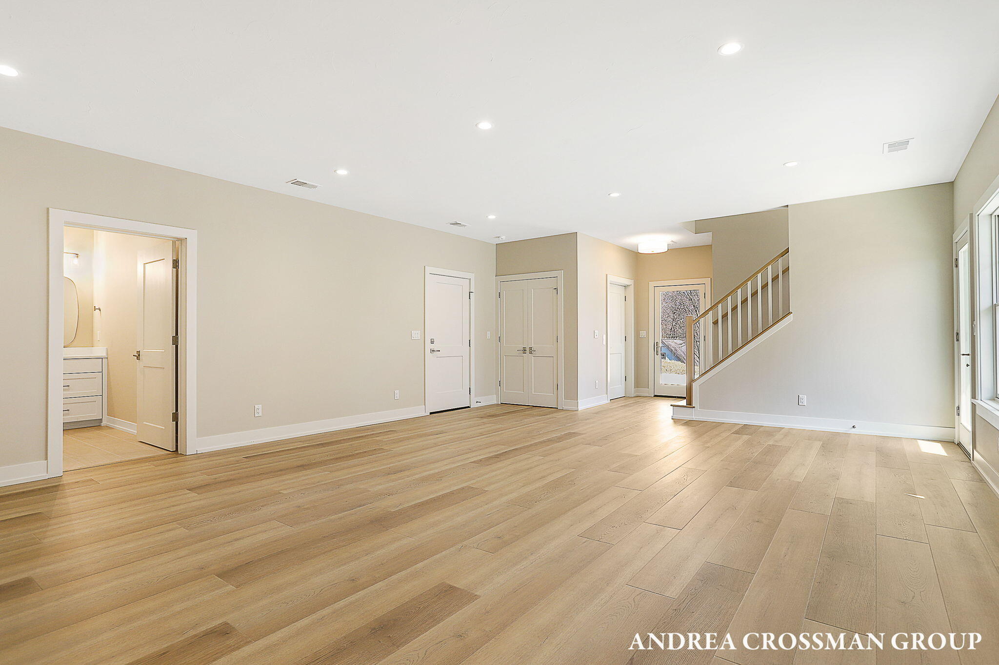 6401 Lakeshore Drive