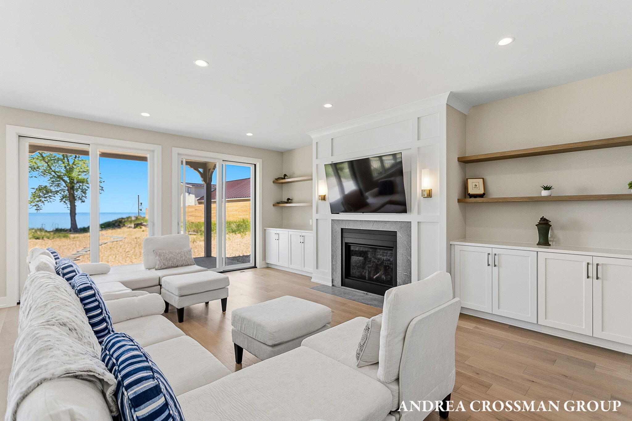 6401 Lakeshore Drive