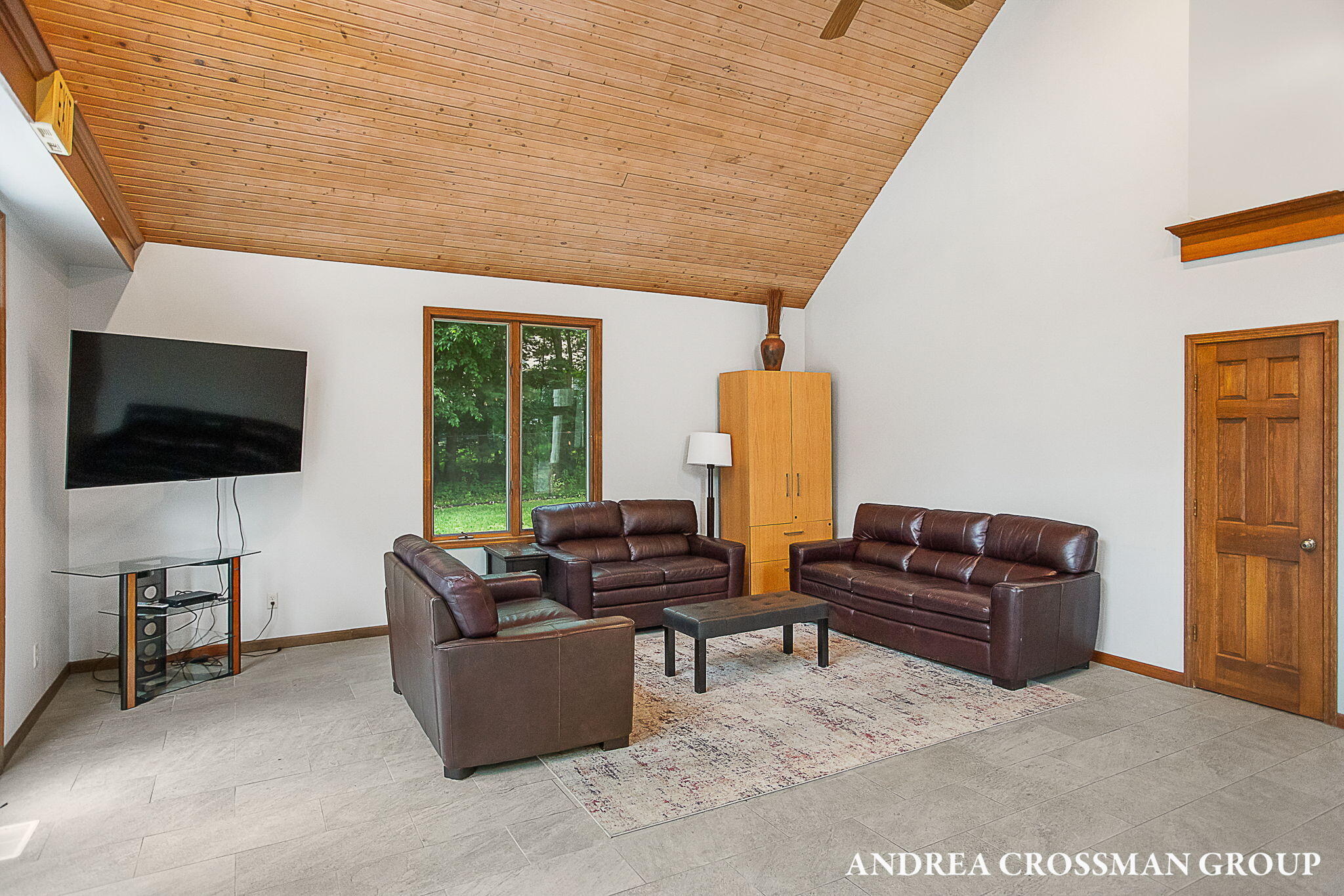 15213 Meadowwood Drive