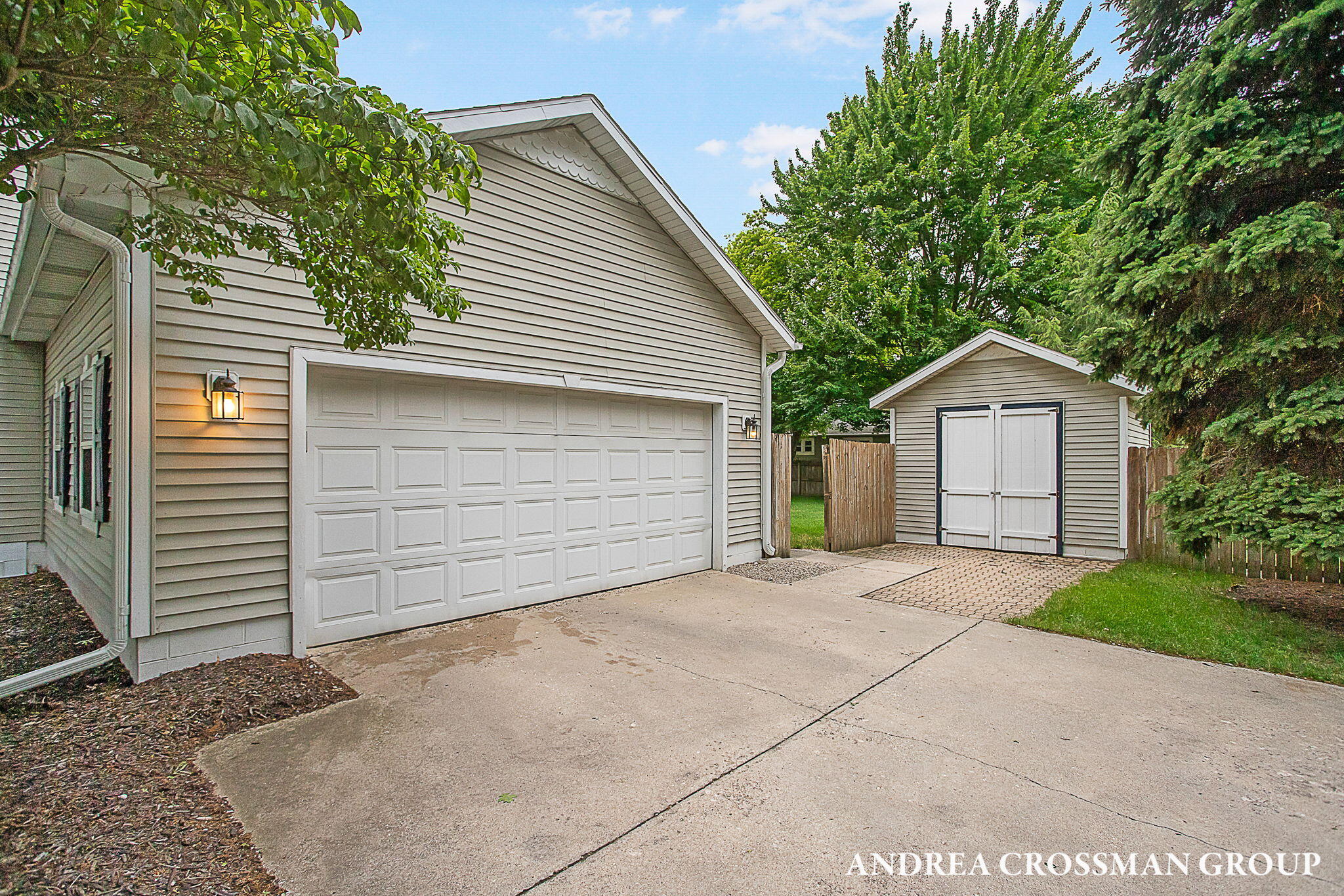 15213 Meadowwood Drive