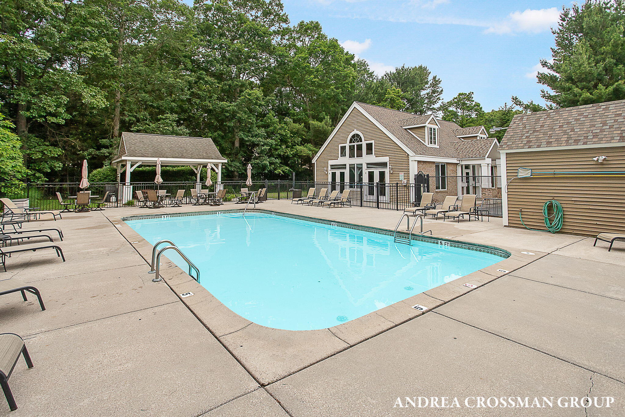 15213 Meadowwood Drive