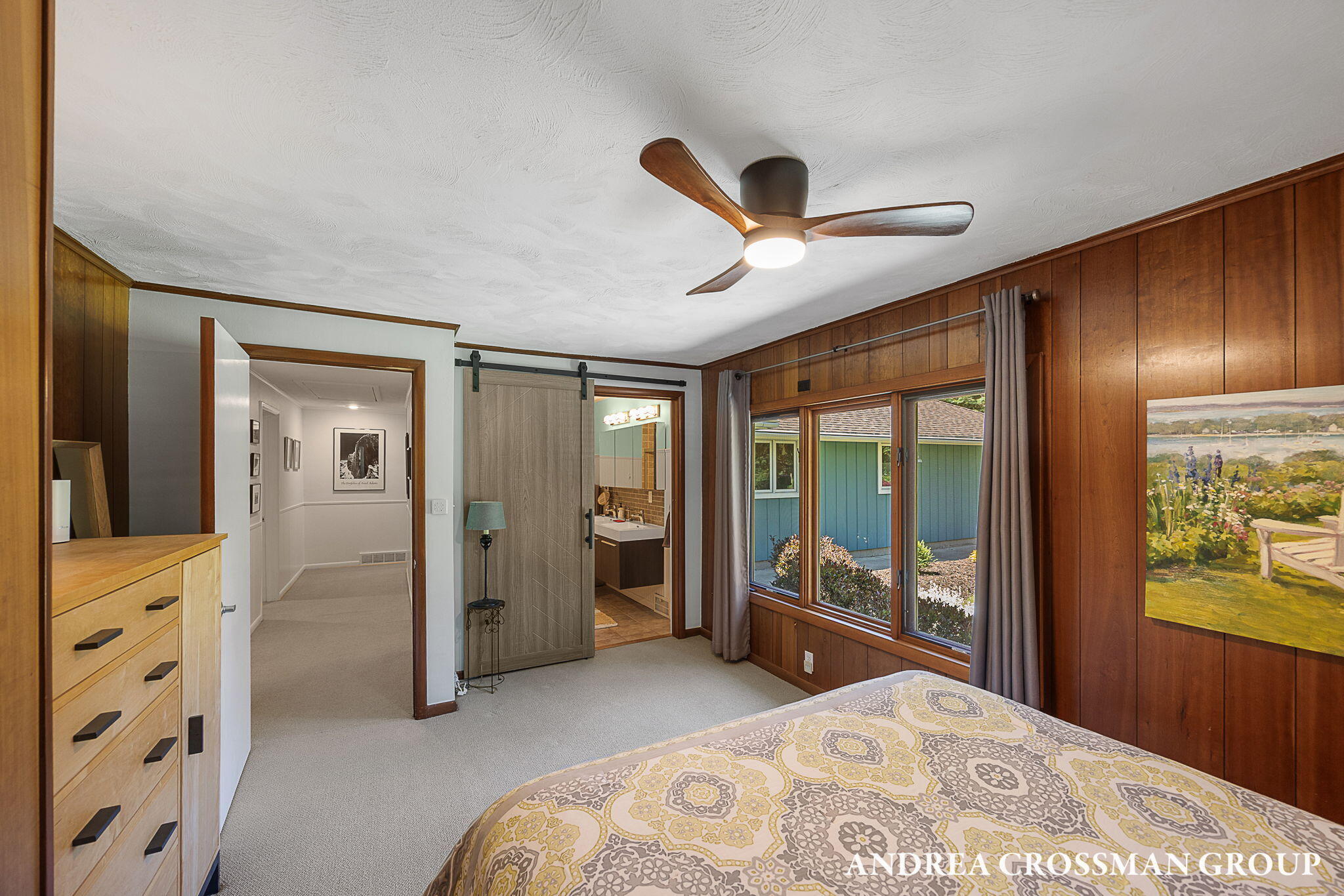 2056 Lakeshore Drive